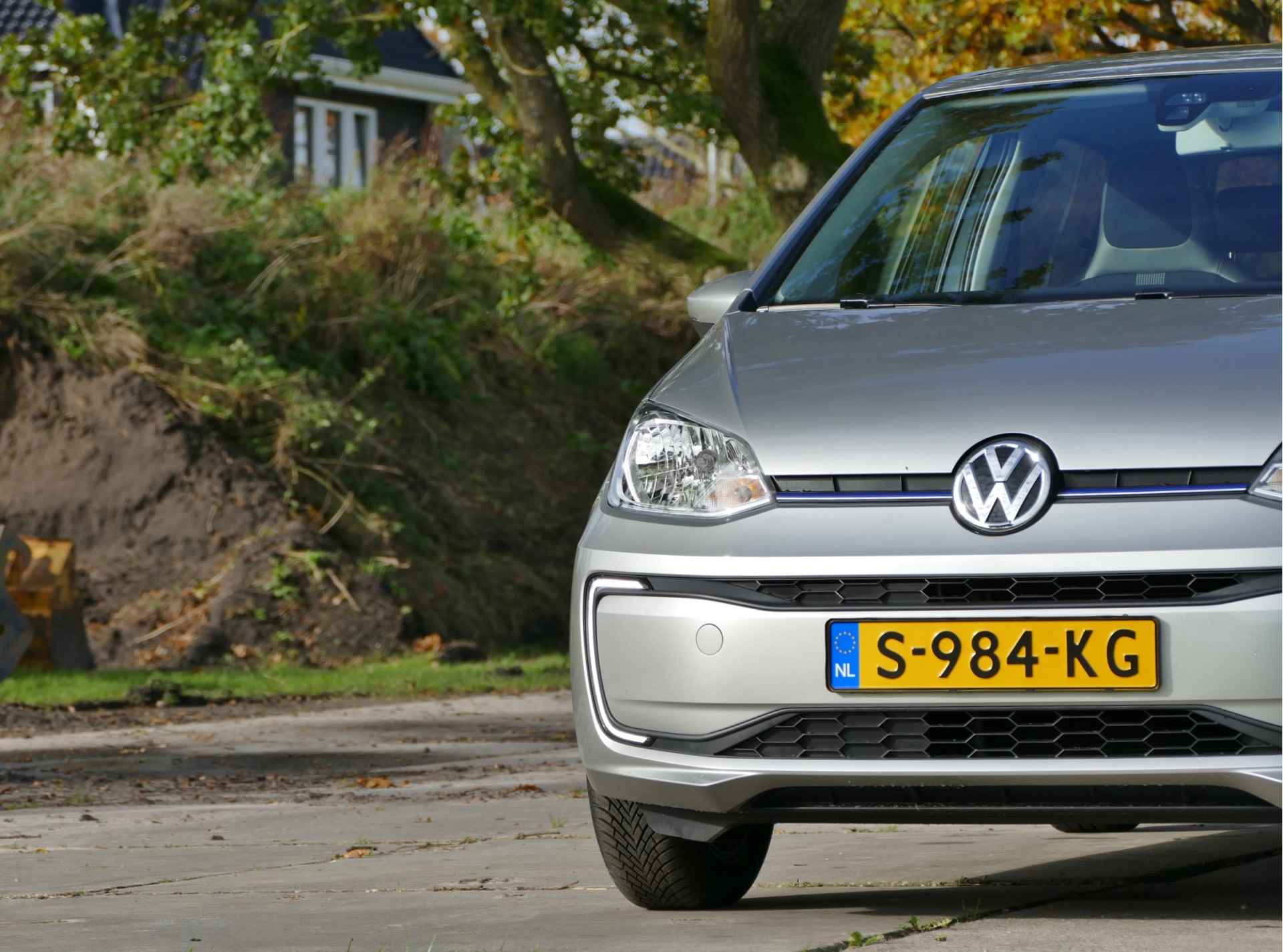 Volkswagen e-Up! | cruise control |stoelverwarming | all-season-banden | €2000,- subsidie mogelijk - 40/44