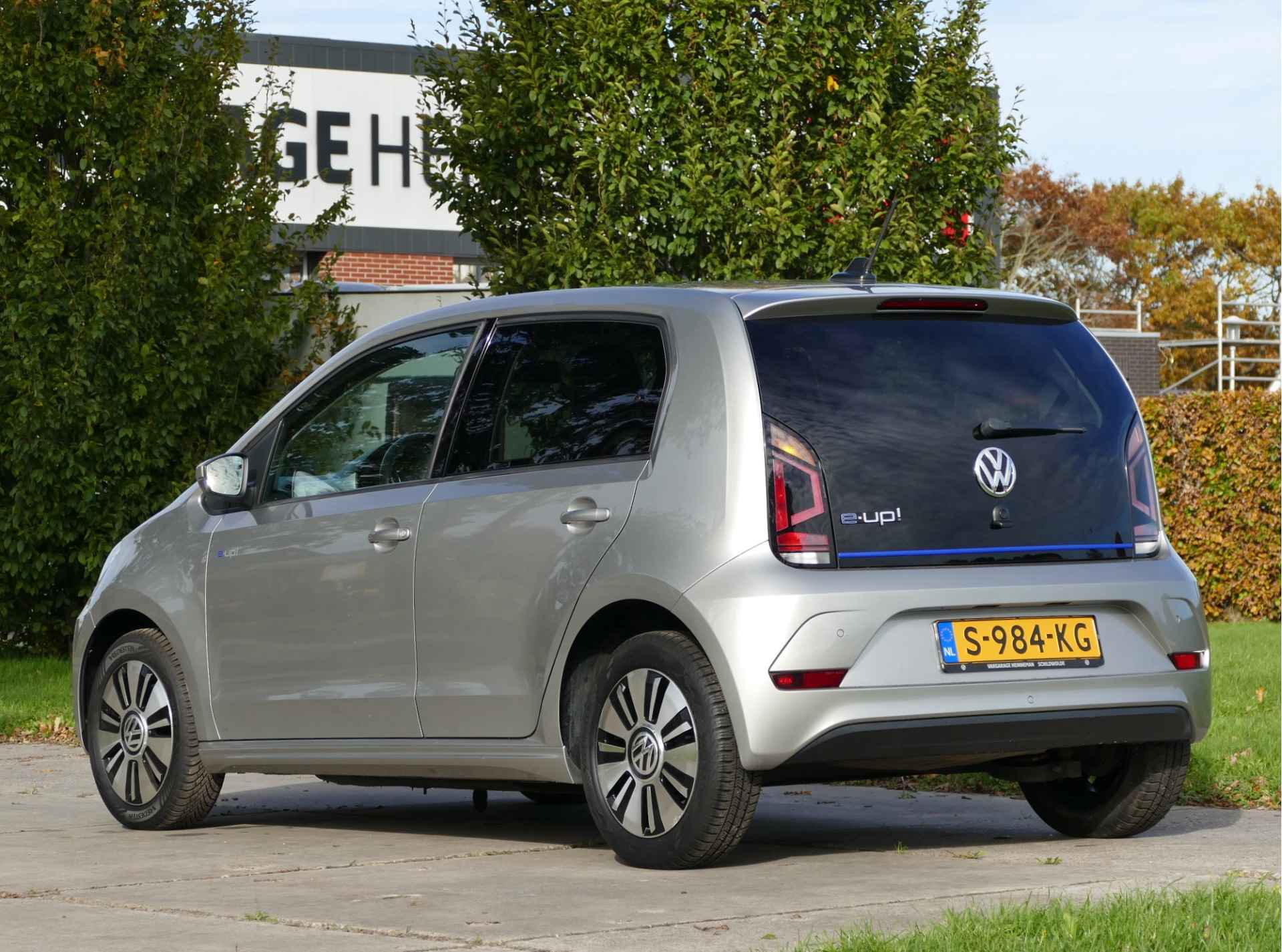 Volkswagen e-Up! | cruise control |stoelverwarming | all-season-banden | €2000,- subsidie mogelijk - 43/44