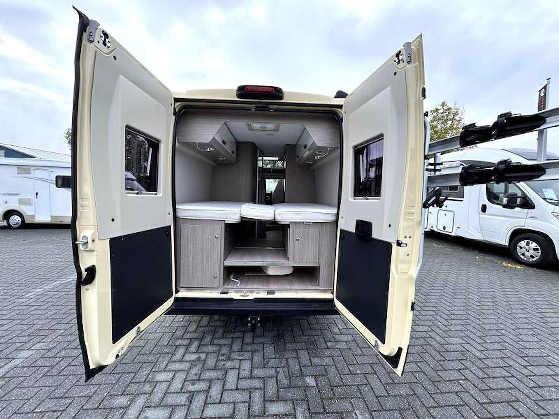 Chausson V697  enkele-bedden/2020/Euro-6 - 7/24