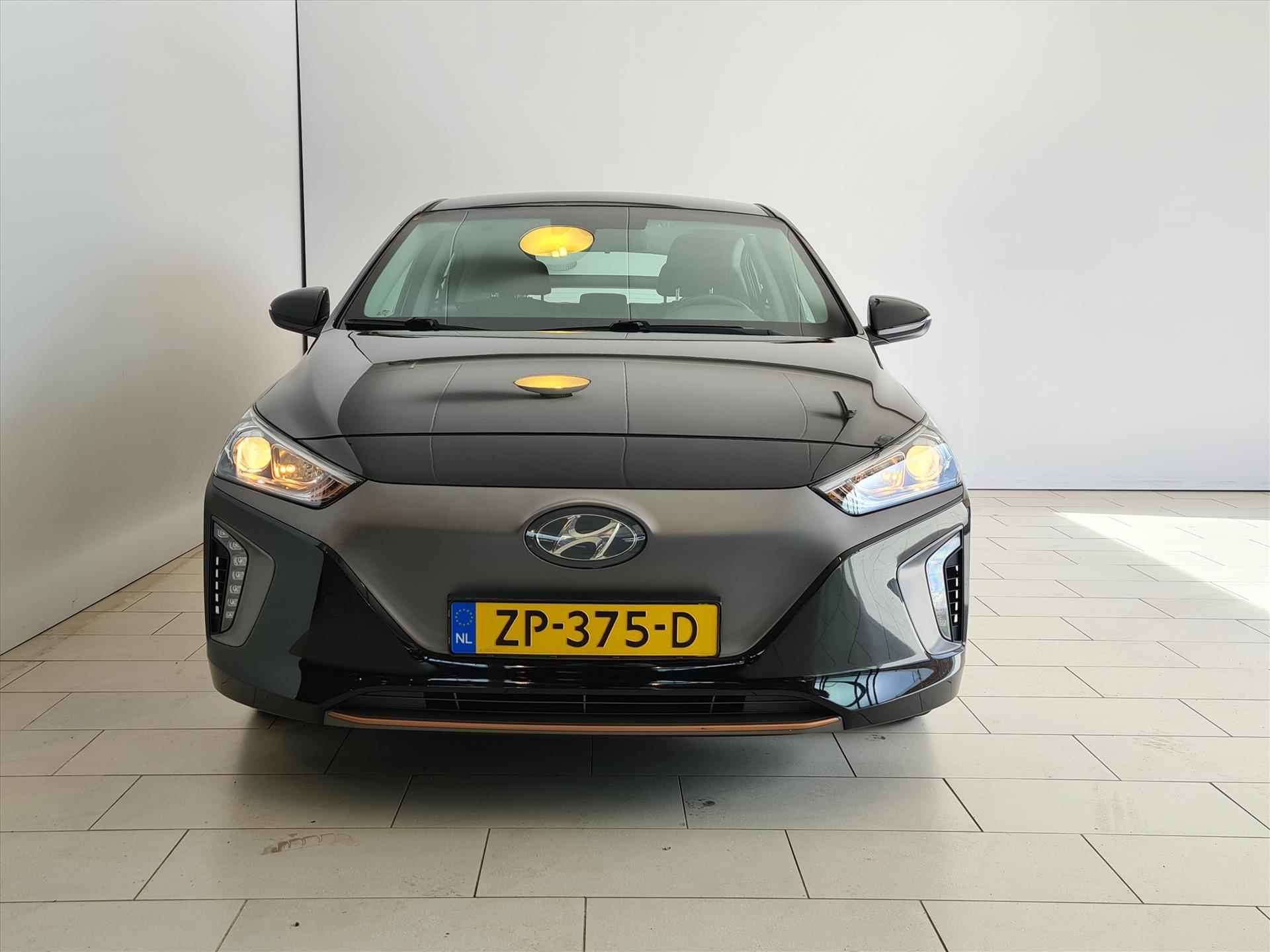 HYUNDAI Ioniq EV 120 pk 28kWh Comfort NAVI CAMERA PDC - 8/29