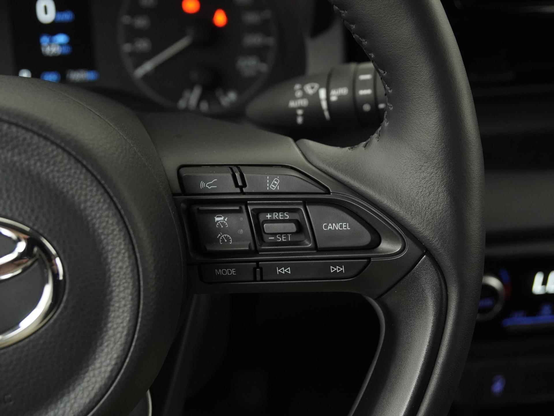 Toyota Yaris 1.5 Hybrid Active | Stuur & Stoelverwarming | Zondag Open! - 9/35