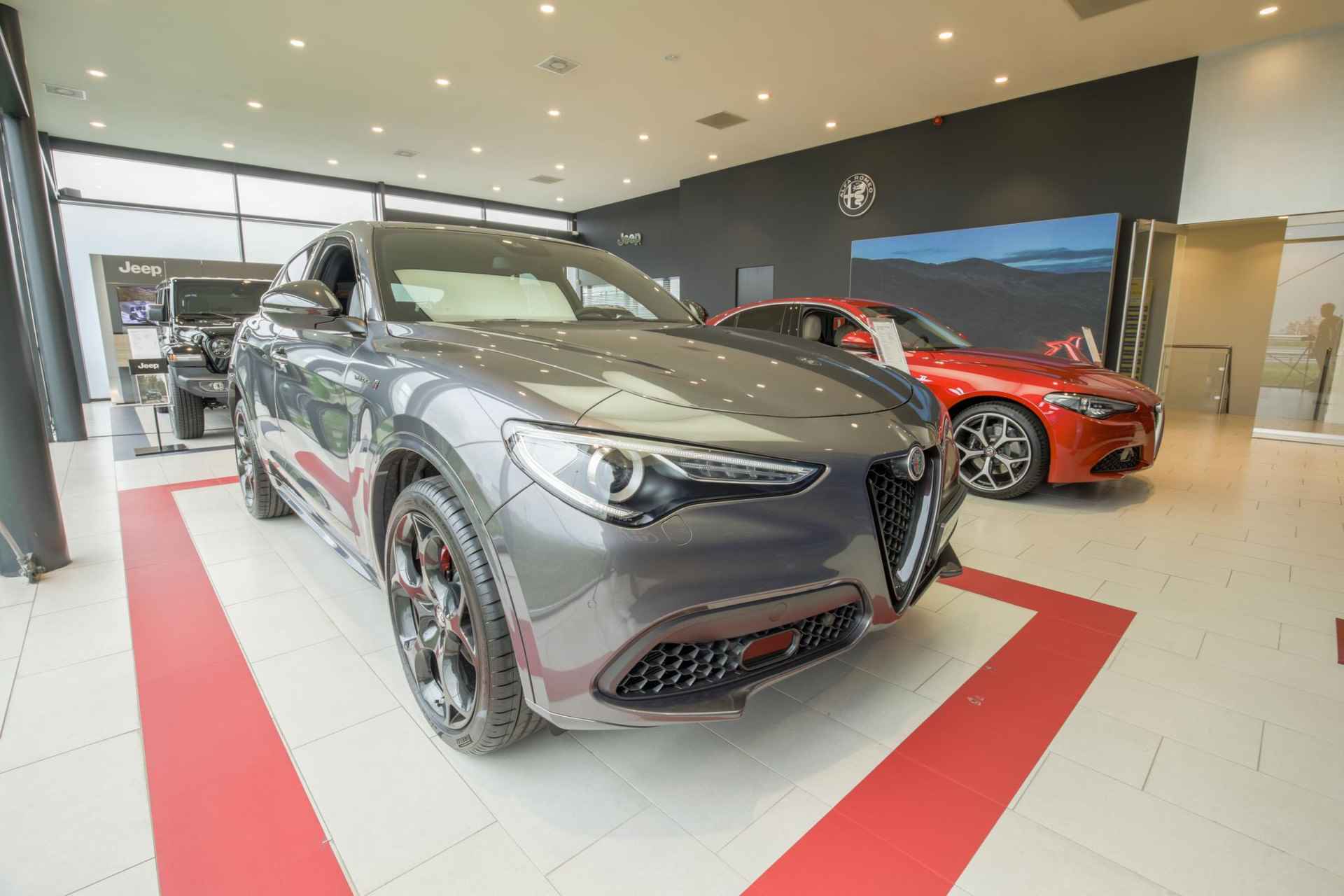 Alfa Romeo Stelvio 2.0 T AWD Super / Navigatie / Camera / 1e eigenaar / Dealeronderhouden - 23/47