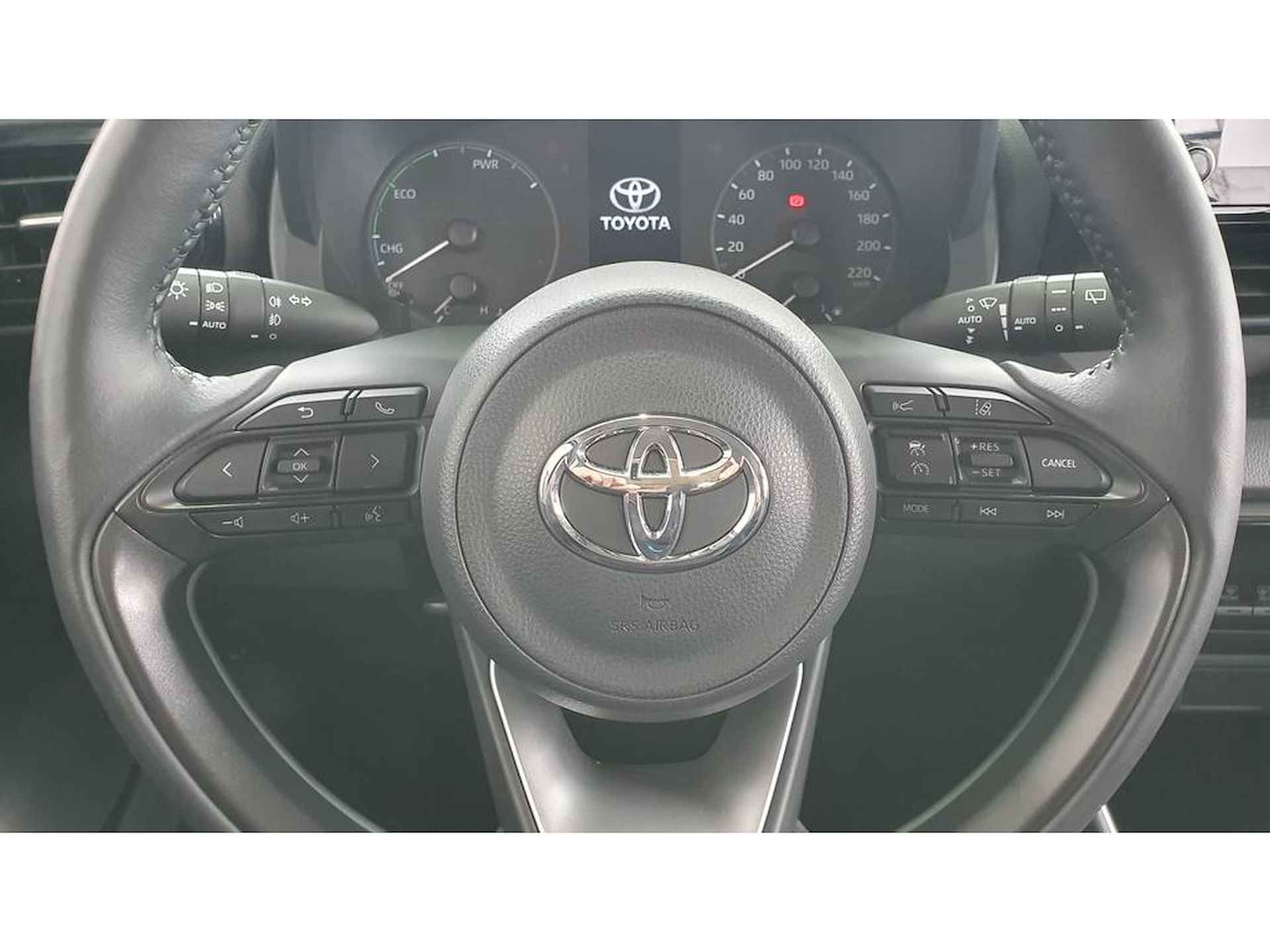 Toyota Yaris 1.5 Hybrid Dynamic Apple LED Stoelverw - 10/21