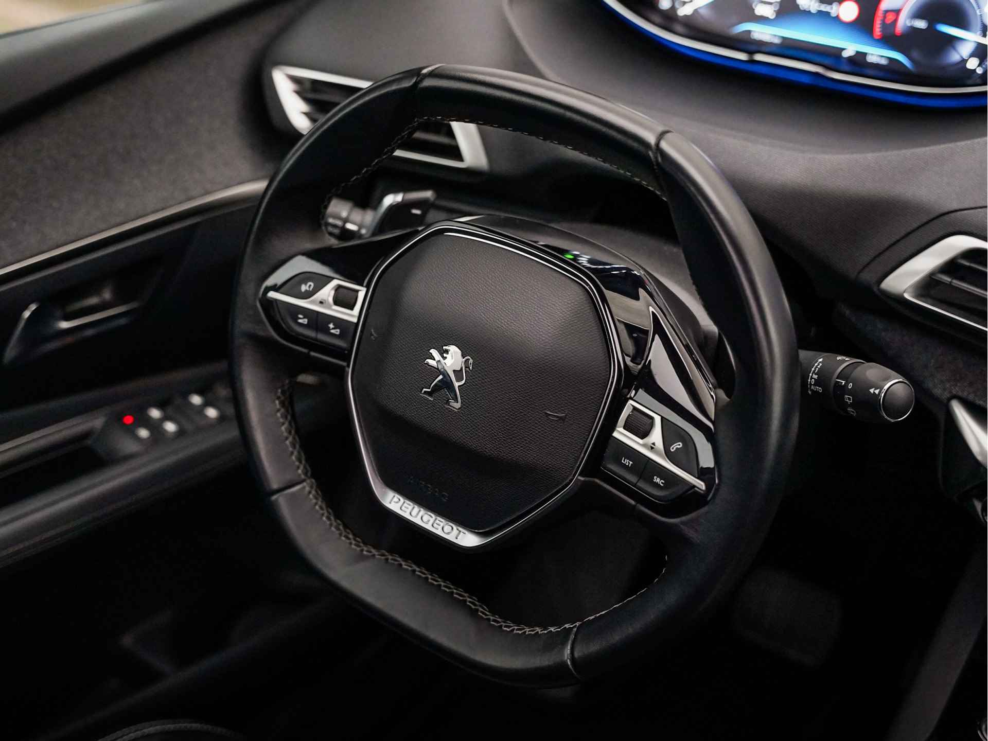 Peugeot 3008 1.6 PureTech Blue Lease Premium |Airco |Lederen bekleding |Apple Carplay/Android Auto |Draadloos opladen |Panoramadak - 8/63