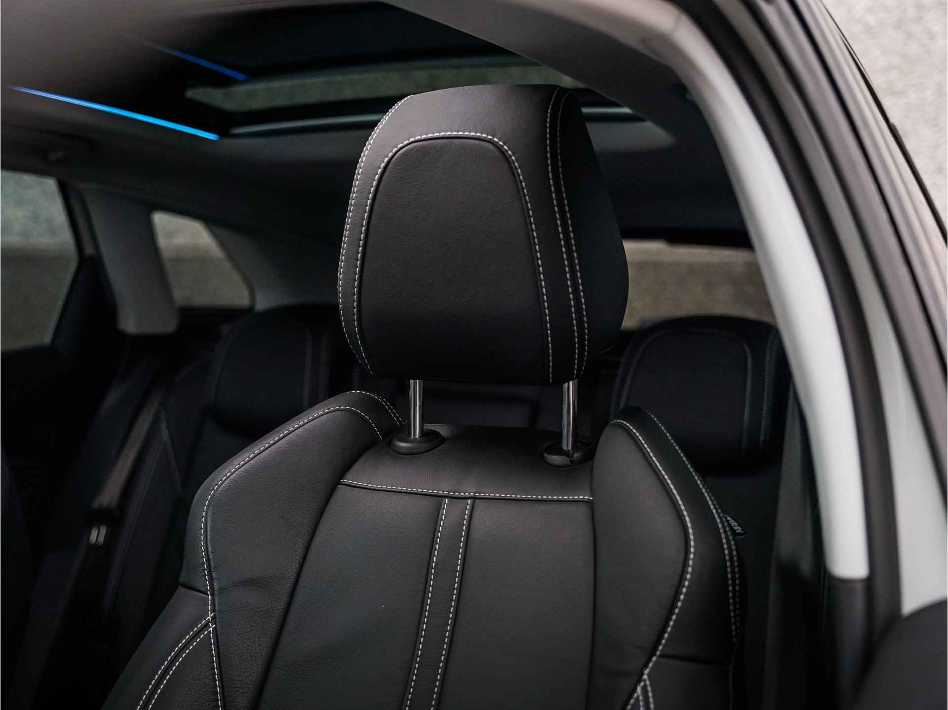 Peugeot 3008 1.6 PureTech Blue Lease Premium |Airco |Lederen bekleding |Apple Carplay/Android Auto |Draadloos opladen |Panoramadak - 45/63