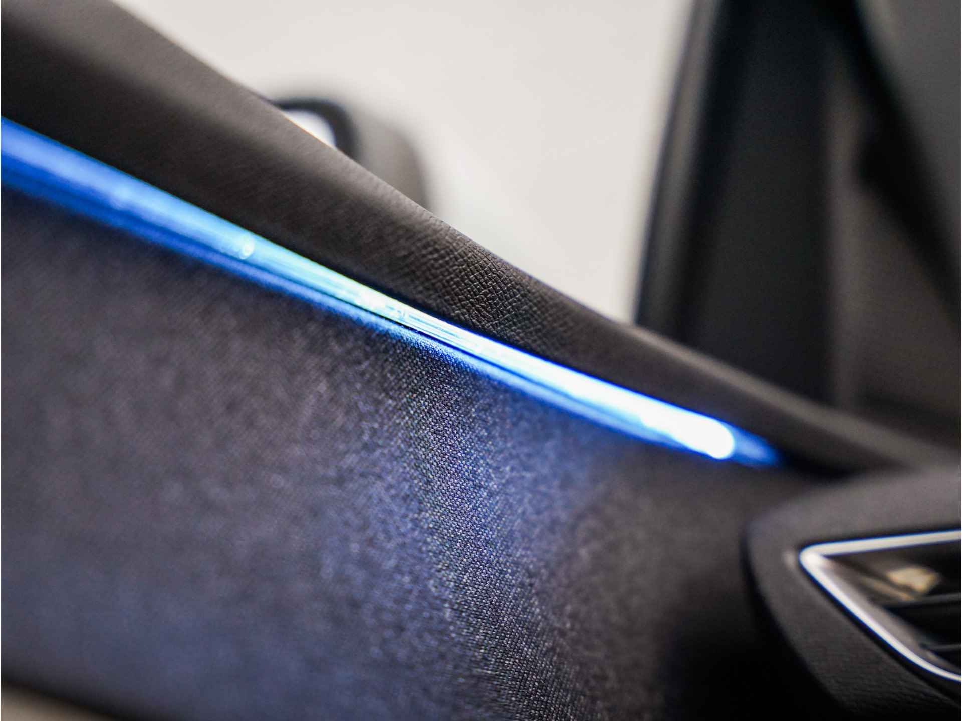 Peugeot 3008 1.6 PureTech Blue Lease Premium |Airco |Lederen bekleding |Apple Carplay/Android Auto |Draadloos opladen |Panoramadak - 19/63