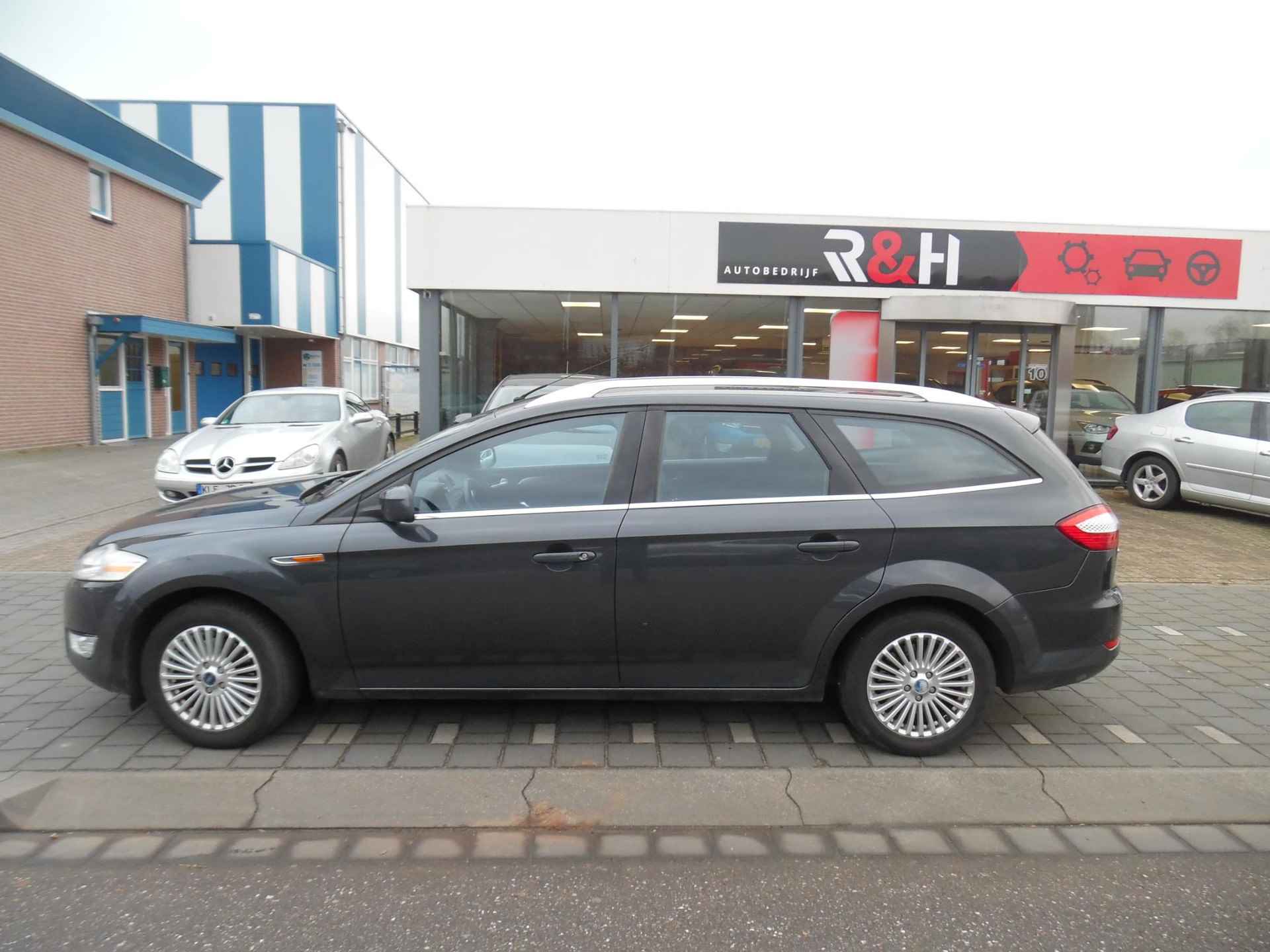 Ford Mondeo Wagon 2.0-16V Limited airco, navigatie, trekhaak, enz - 8/16