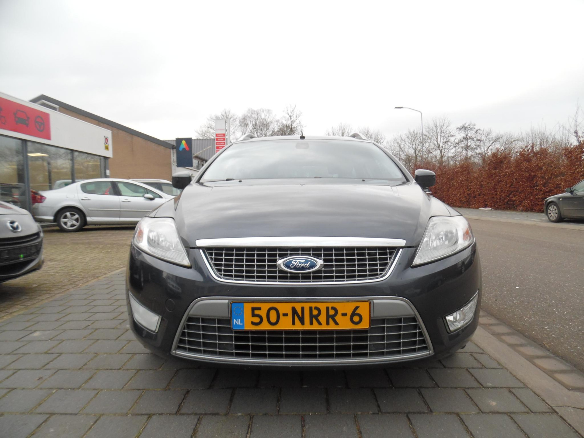 Ford Mondeo Wagon 2.0-16V Limited airco, navigatie, trekhaak, enz