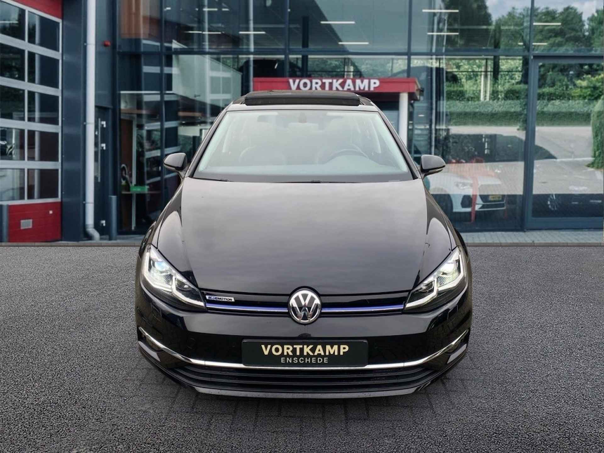 VOLKSWAGEN Golf 1.5 TSI HIGHLINE PANO-DAK/LEDER/TREKHAAK/CARPLAY/NAVIPDC/STOELVE - 2/26