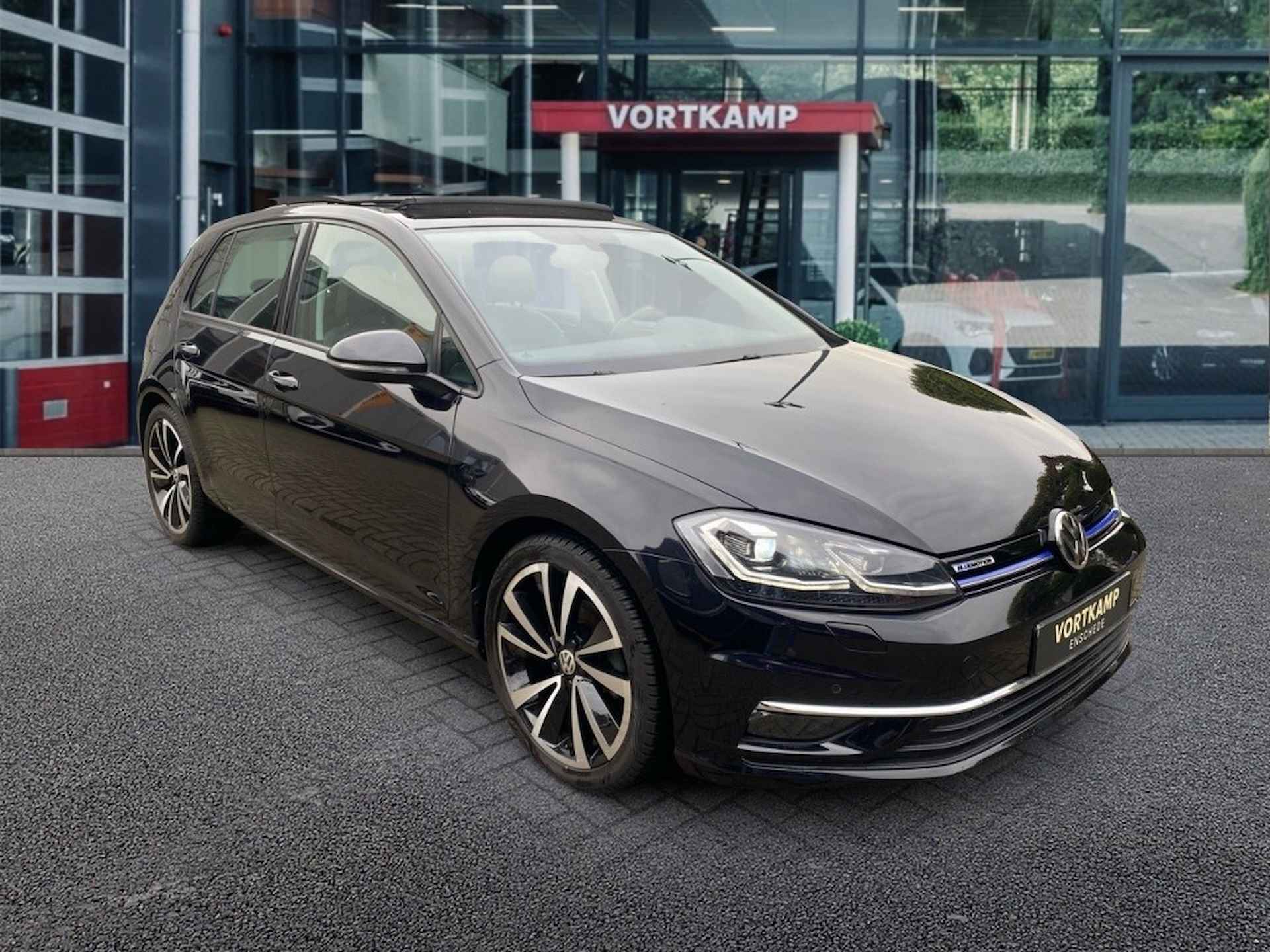 VOLKSWAGEN Golf 1.5 TSI HIGHLINE PANO-DAK/LEDER/TREKHAAK/CARPLAY/NAVIPDC/STOELVE - 3/26