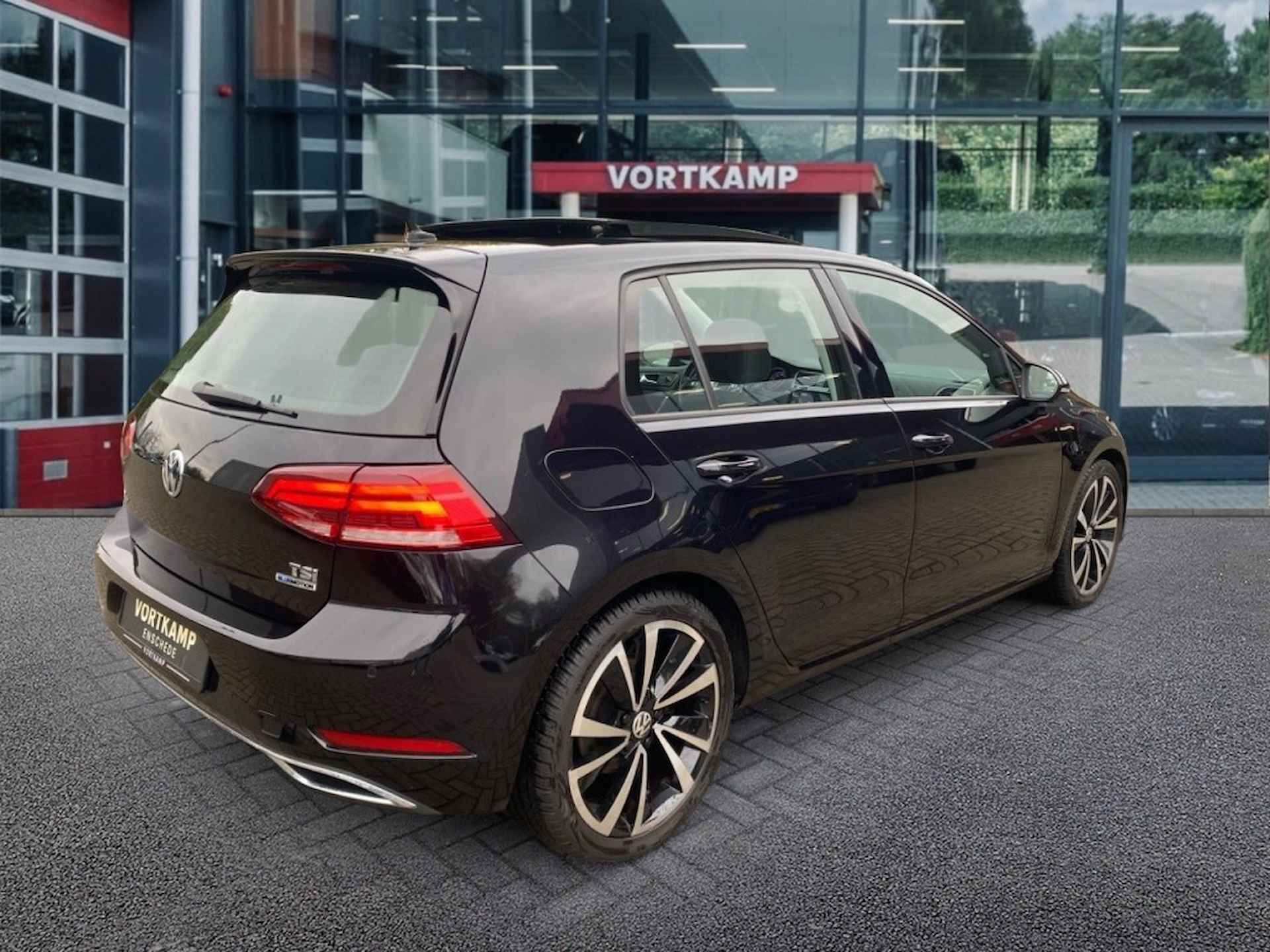 VOLKSWAGEN Golf 1.5 TSI HIGHLINE PANO-DAK/LEDER/TREKHAAK/CARPLAY/NAVIPDC/STOELVE - 5/26