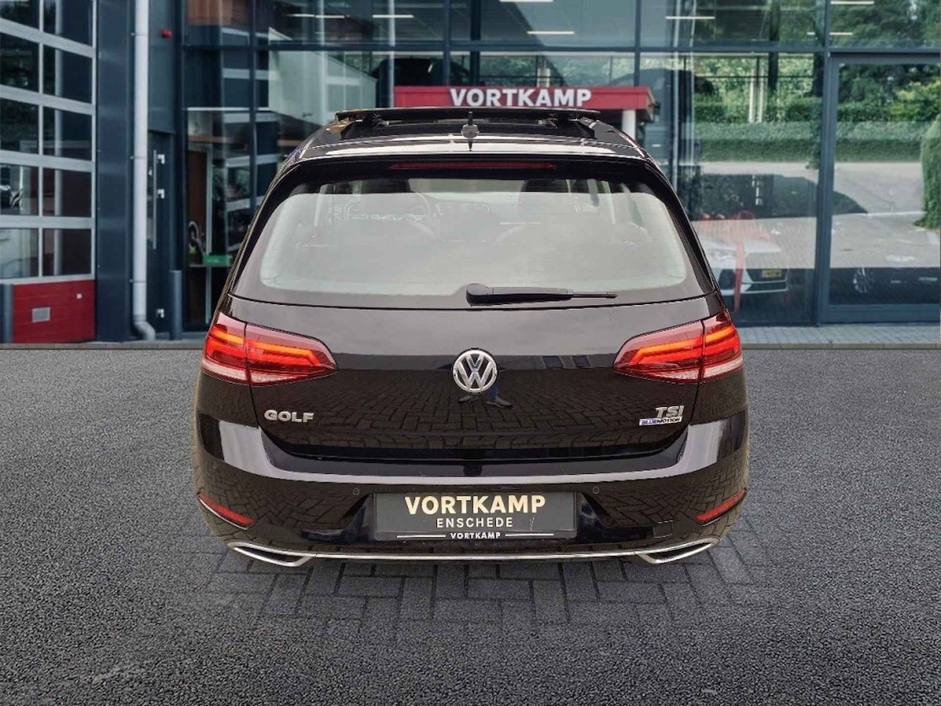 VOLKSWAGEN Golf 1.5 TSI HIGHLINE PANO-DAK/LEDER/TREKHAAK/CARPLAY/NAVIPDC/STOELVE - 6/26