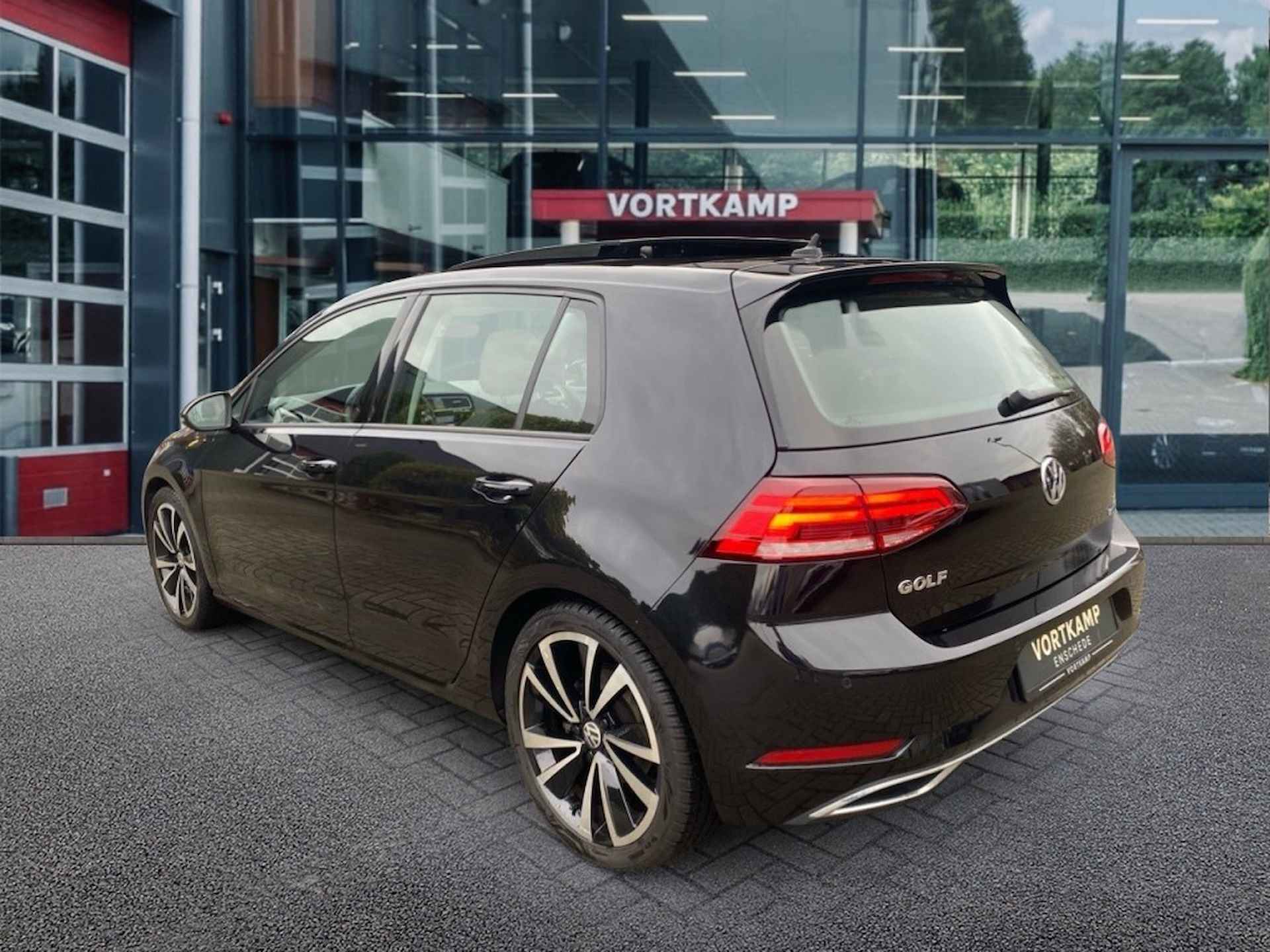 VOLKSWAGEN Golf 1.5 TSI HIGHLINE PANO-DAK/LEDER/TREKHAAK/CARPLAY/NAVIPDC/STOELVE - 7/26