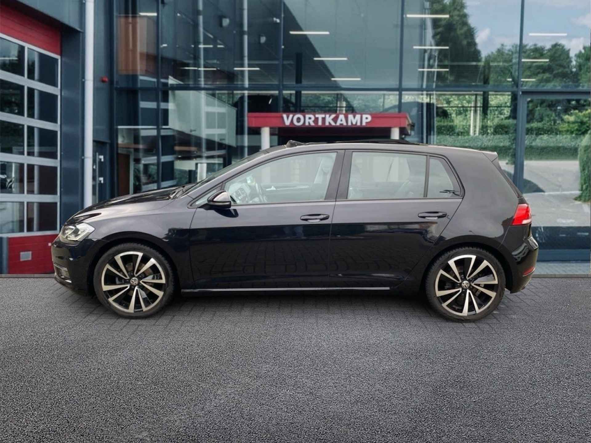 VOLKSWAGEN Golf 1.5 TSI HIGHLINE PANO-DAK/LEDER/TREKHAAK/CARPLAY/NAVIPDC/STOELVE - 8/26