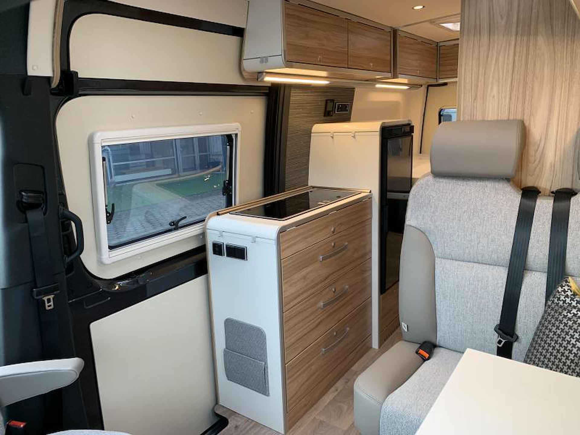 Hymer Grand Canyon S  -4x4- direct rijden - 8/25