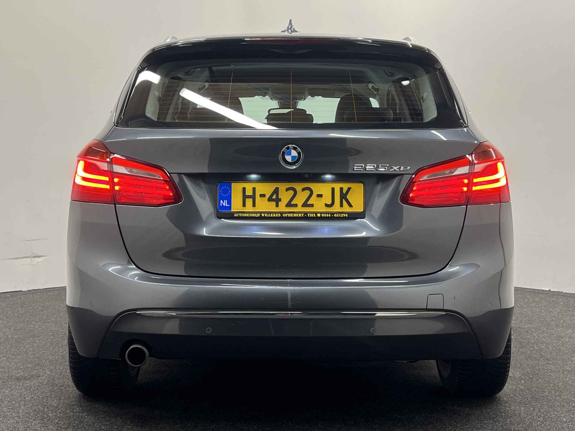 BMW 2 Serie Active Tourer 225xe Sport | NAVIGATIE | KEYLESS | STOELVERWARMING | PARKEERSENSOREN | - 9/43