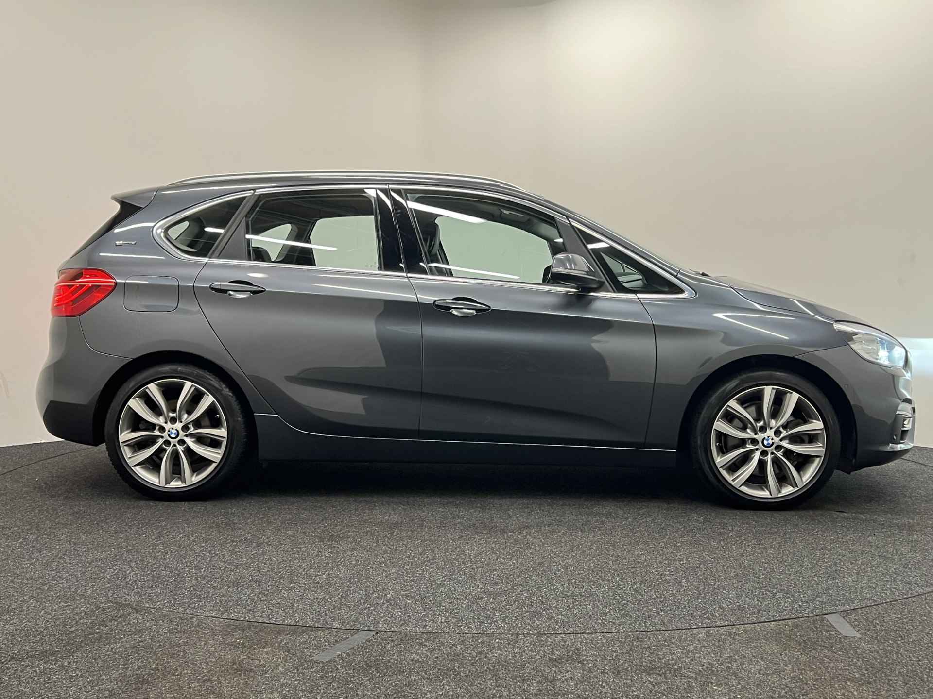 BMW 2 Serie Active Tourer 225xe Sport | NAVIGATIE | KEYLESS | STOELVERWARMING | PARKEERSENSOREN | - 38/43