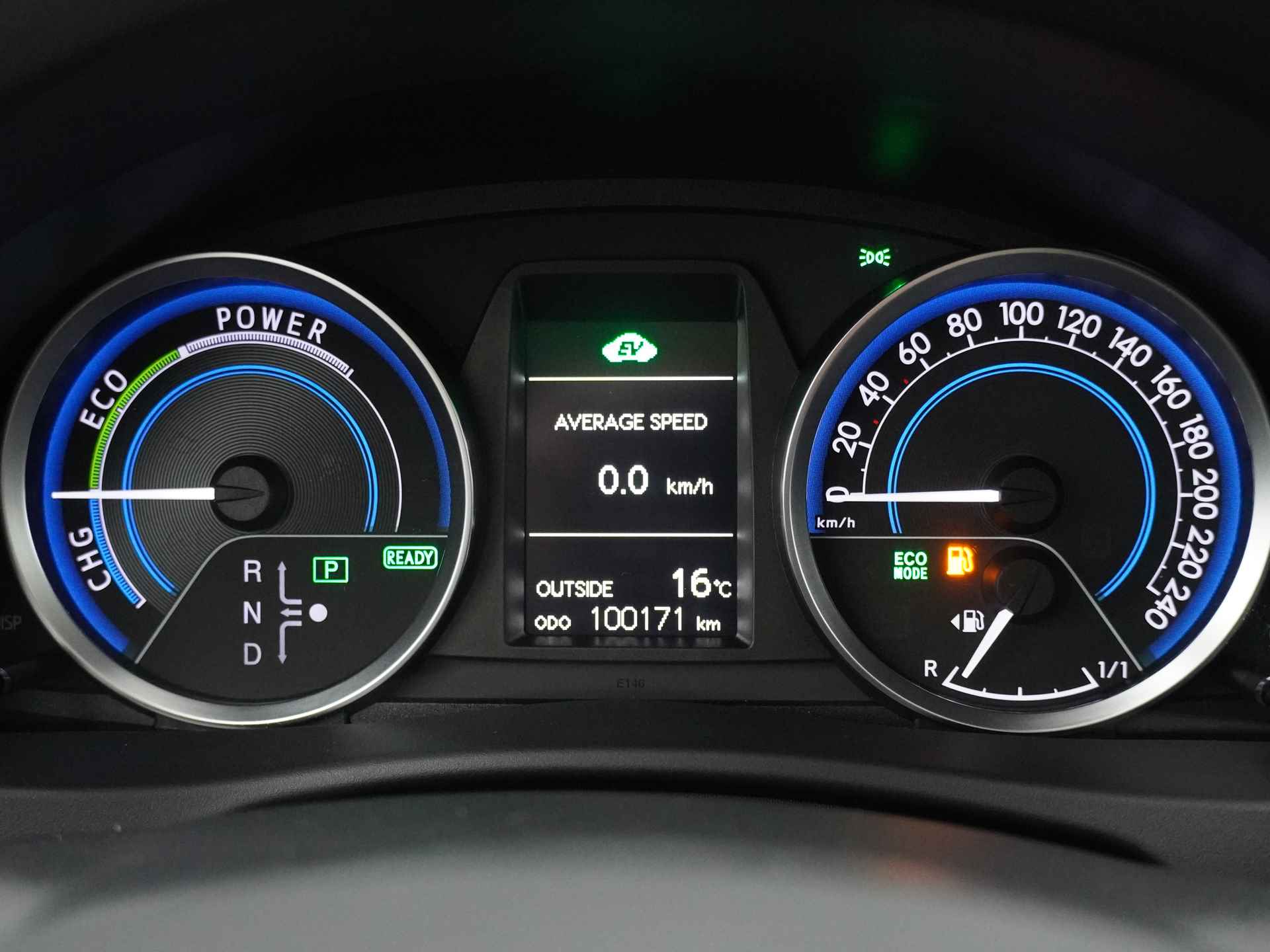 Toyota Auris Touring Sports 1.8 Hybrid Lease Exclusive Navigatie - Achteruitrijcamera - Climate control - Cruise control - 12 maanden Bovag garantie - 24/51