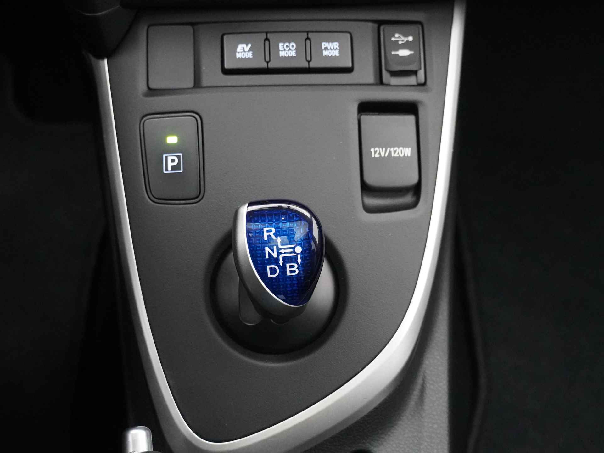 Toyota Auris Touring Sports 1.8 Hybrid Lease Exclusive Navigatie - Achteruitrijcamera - Climate control - Cruise control - 12 maanden Bovag garantie - 33/51