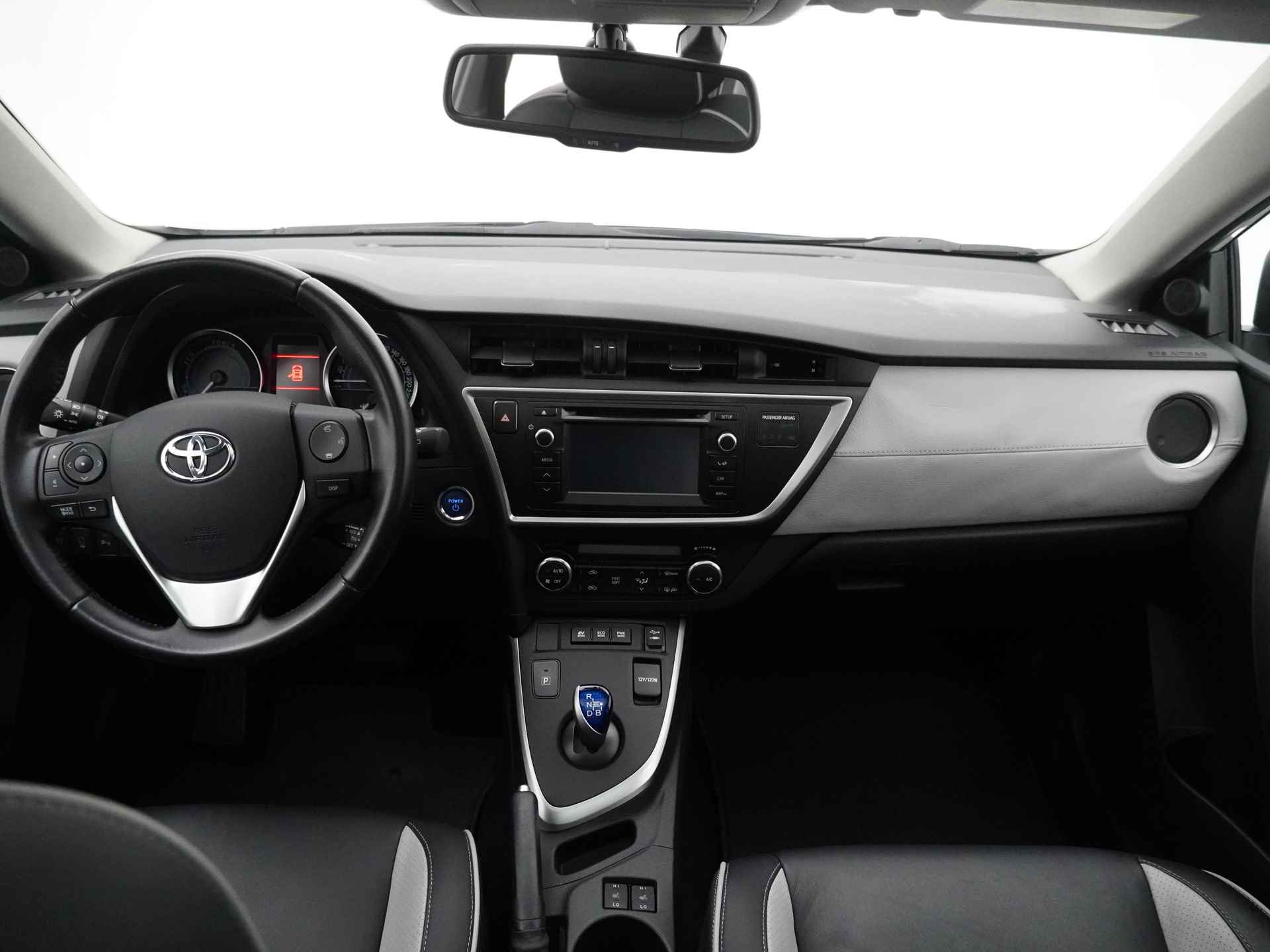 Toyota Auris Touring Sports 1.8 Hybrid Lease Exclusive Navigatie - Achteruitrijcamera - Climate control - Cruise control - 12 maanden Bovag garantie - 38/51