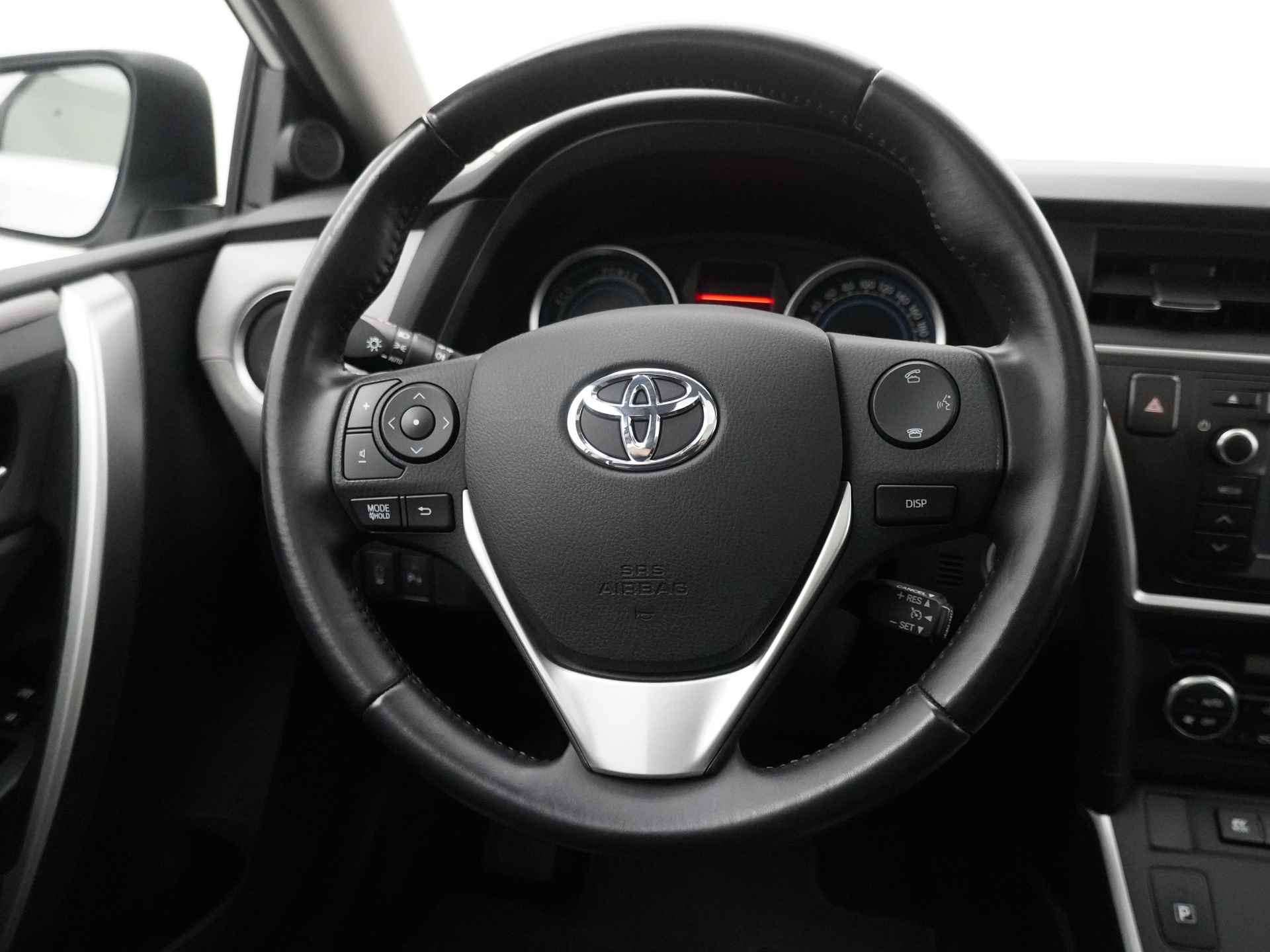 Toyota Auris Touring Sports 1.8 Hybrid Lease Exclusive Navigatie - Achteruitrijcamera - Climate control - Cruise control - 12 maanden Bovag garantie - 39/51