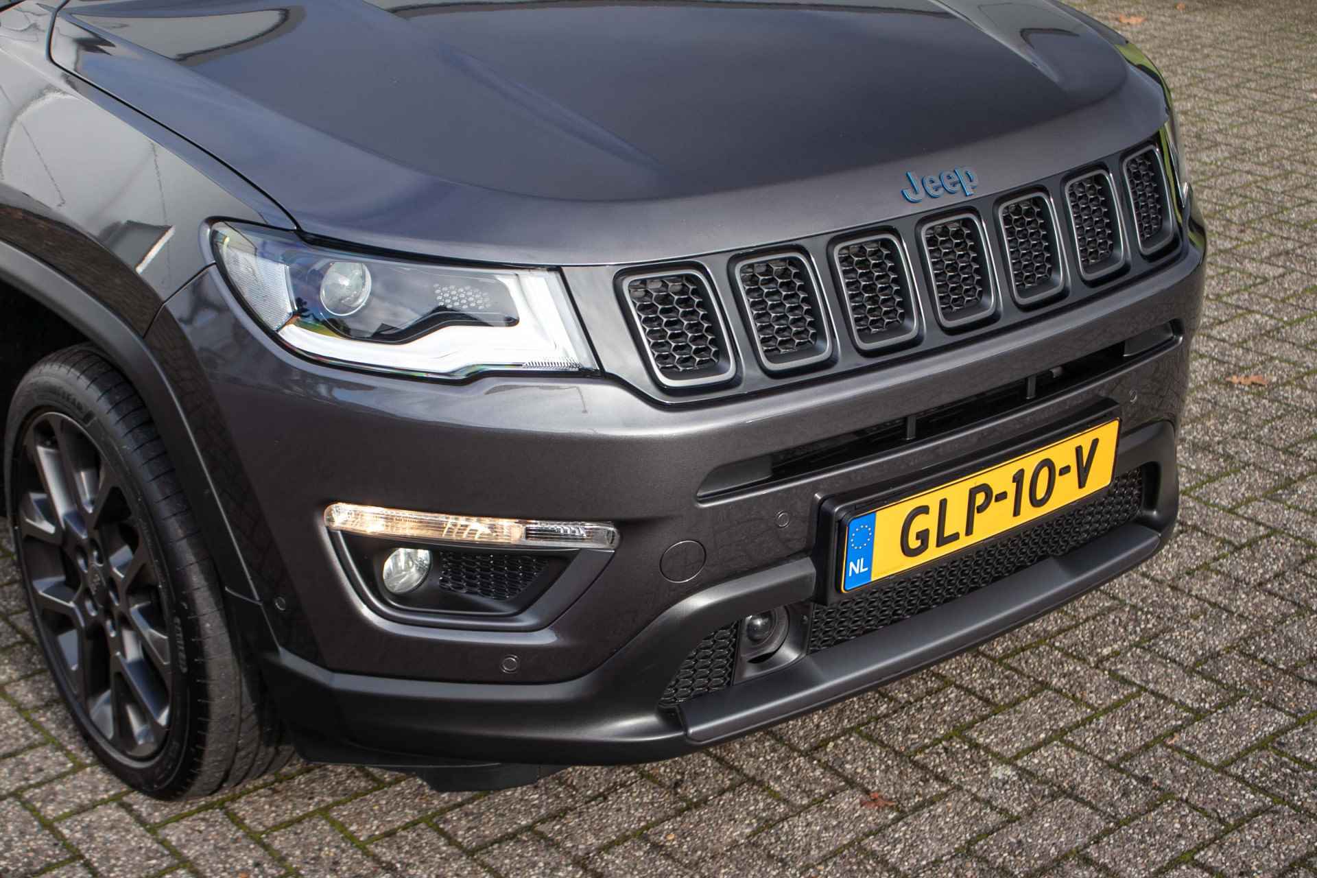 Jeep Compass 4xe 240 Plug-in Hybrid Electric S All-in rijklaarprijs | Schuif/-kanteldak | Trekhaak | Nav | Cam | Two tone - 30/51