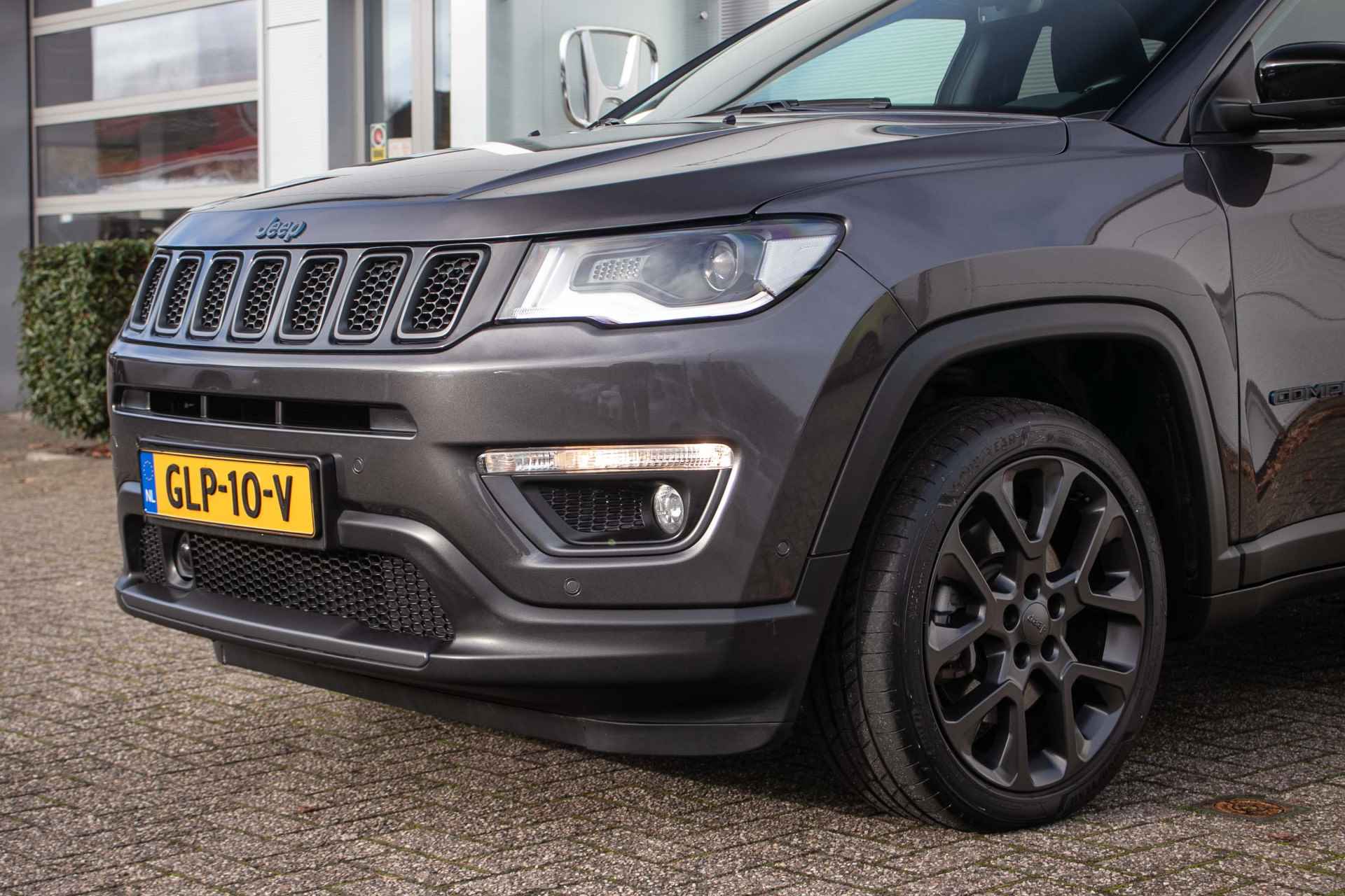 Jeep Compass 4xe 240 Plug-in Hybrid Electric S All-in rijklaarprijs | Schuif/-kanteldak | Trekhaak | Nav | Cam | Two tone - 32/51