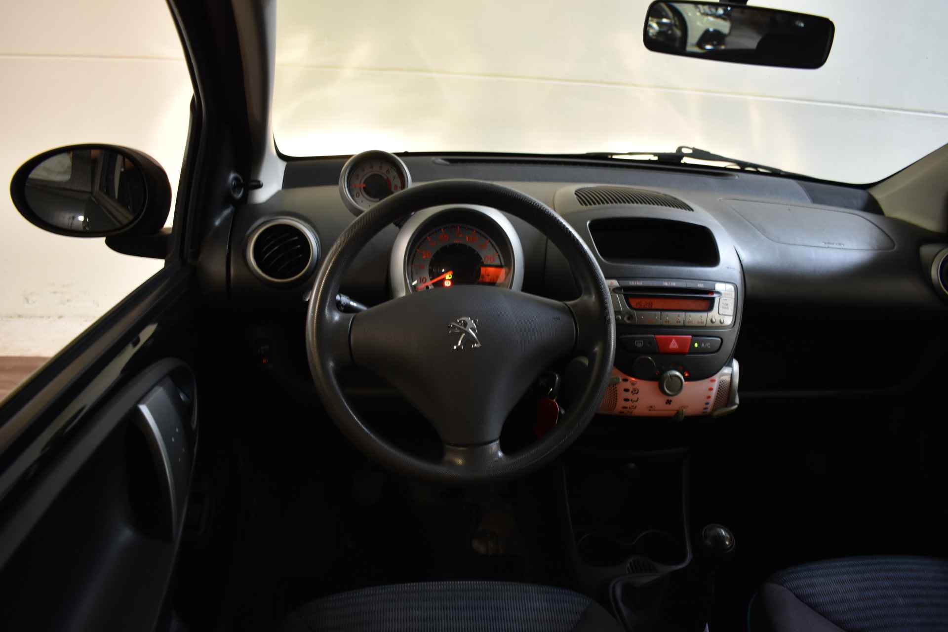 Peugeot 107 1.0 Active AIRCO/ELEKTR.RAMEN/CD.AUX - 2/20