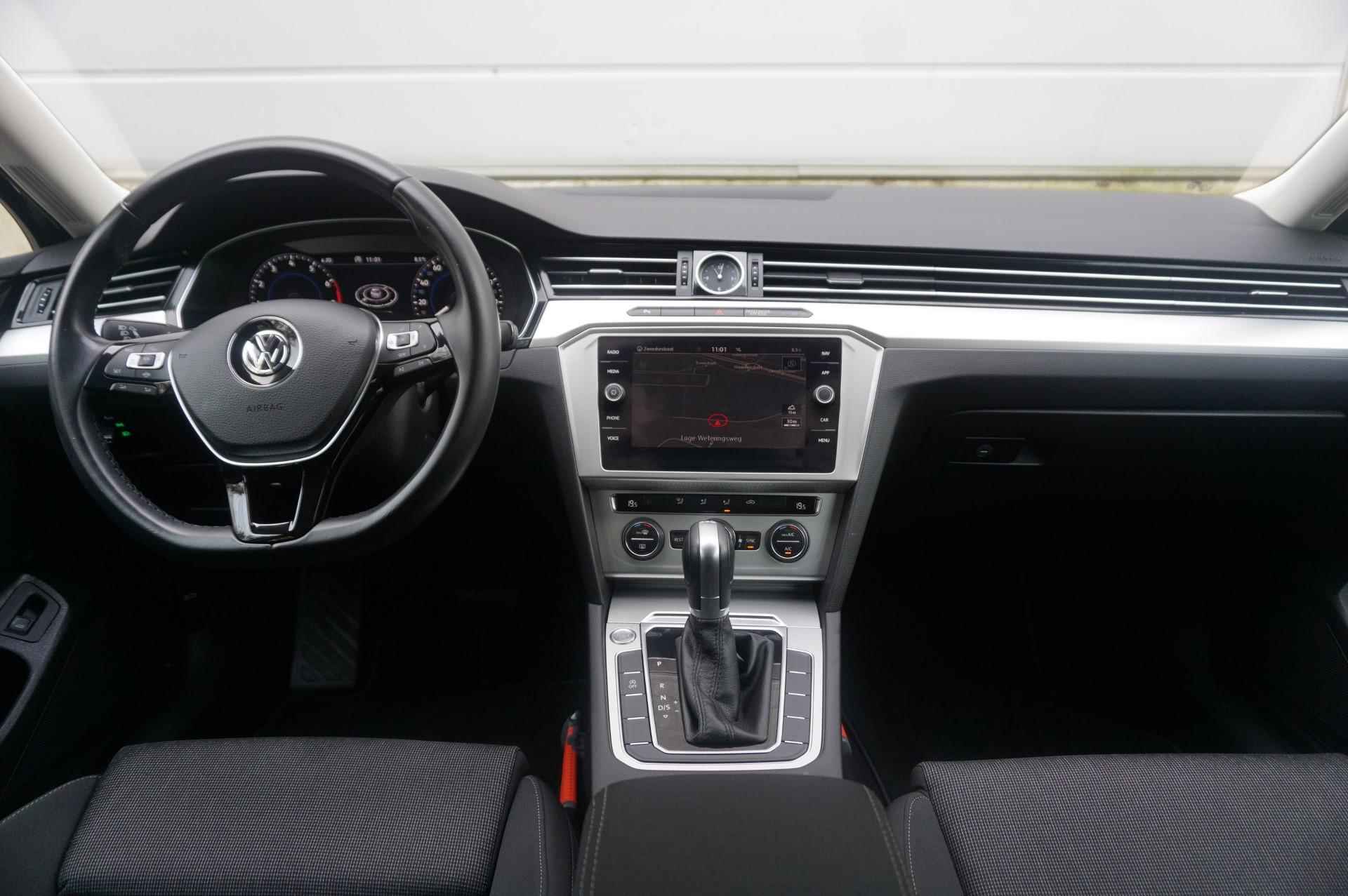 Volkswagen Passat 1.5 TSI 150pk Comfortline Business | Navigatie | Adaptive Cruise - 5/51