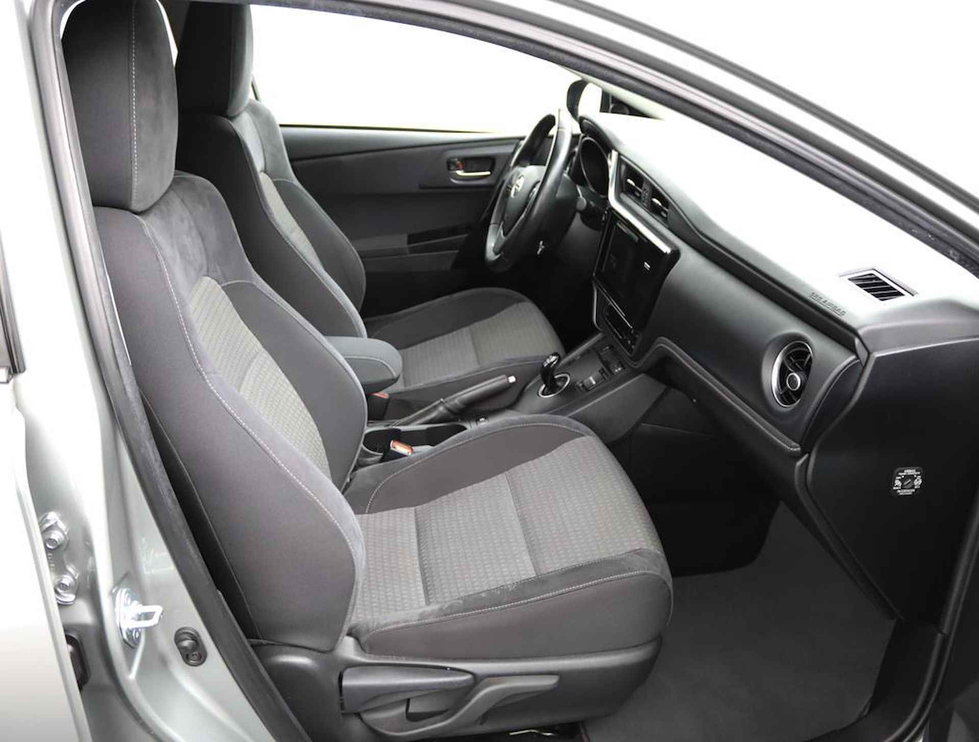 Toyota Auris Touring Sports 1.8 Hybrid Dynamic | Ful map navigatie | Keyless entry | - 22/54
