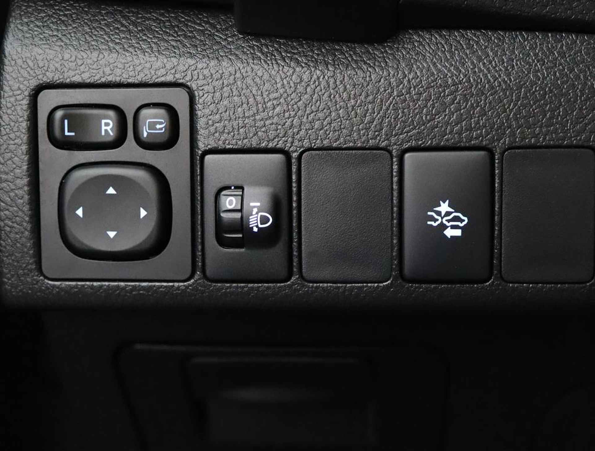 Toyota Auris Touring Sports 1.8 Hybrid Dynamic | Ful map navigatie | Keyless entry | - 29/54