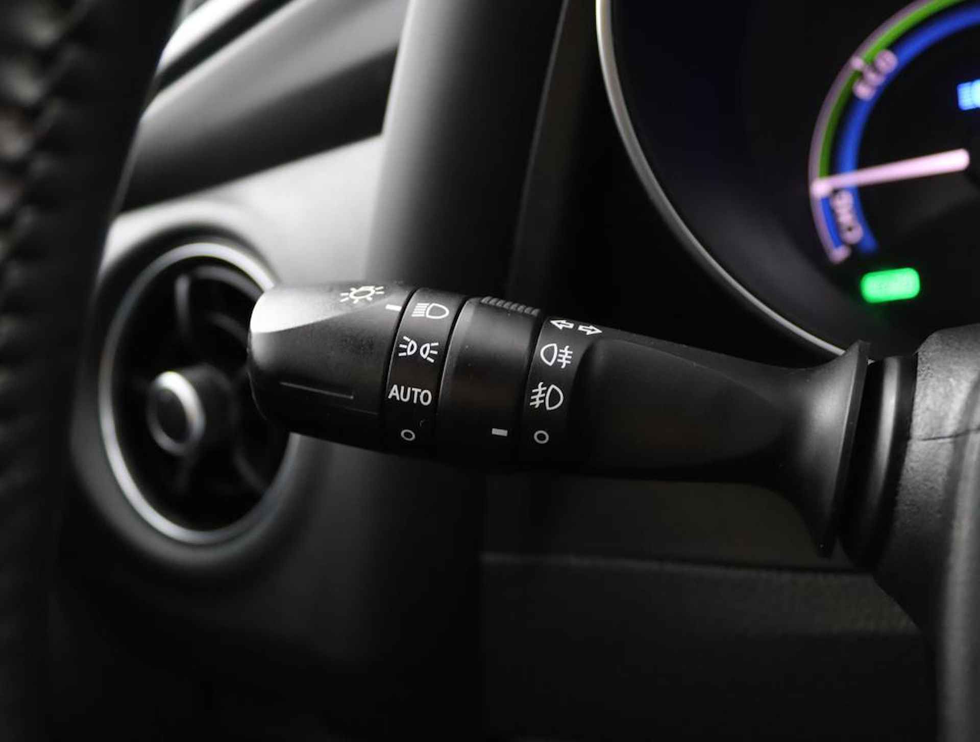 Toyota Auris Touring Sports 1.8 Hybrid Dynamic | Ful map navigatie | Keyless entry | - 30/54