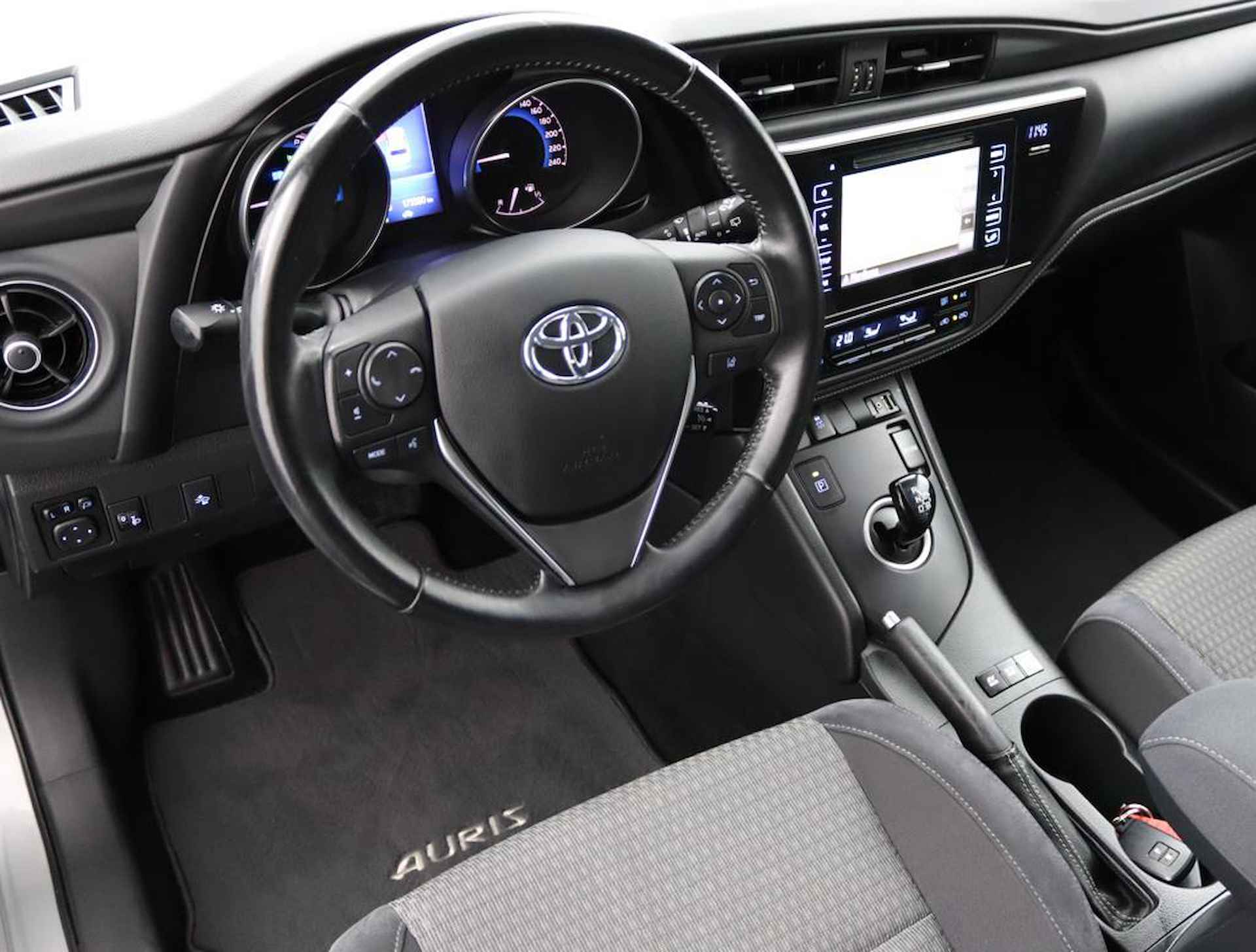 Toyota Auris Touring Sports 1.8 Hybrid Dynamic | Ful map navigatie | Keyless entry | - 47/54