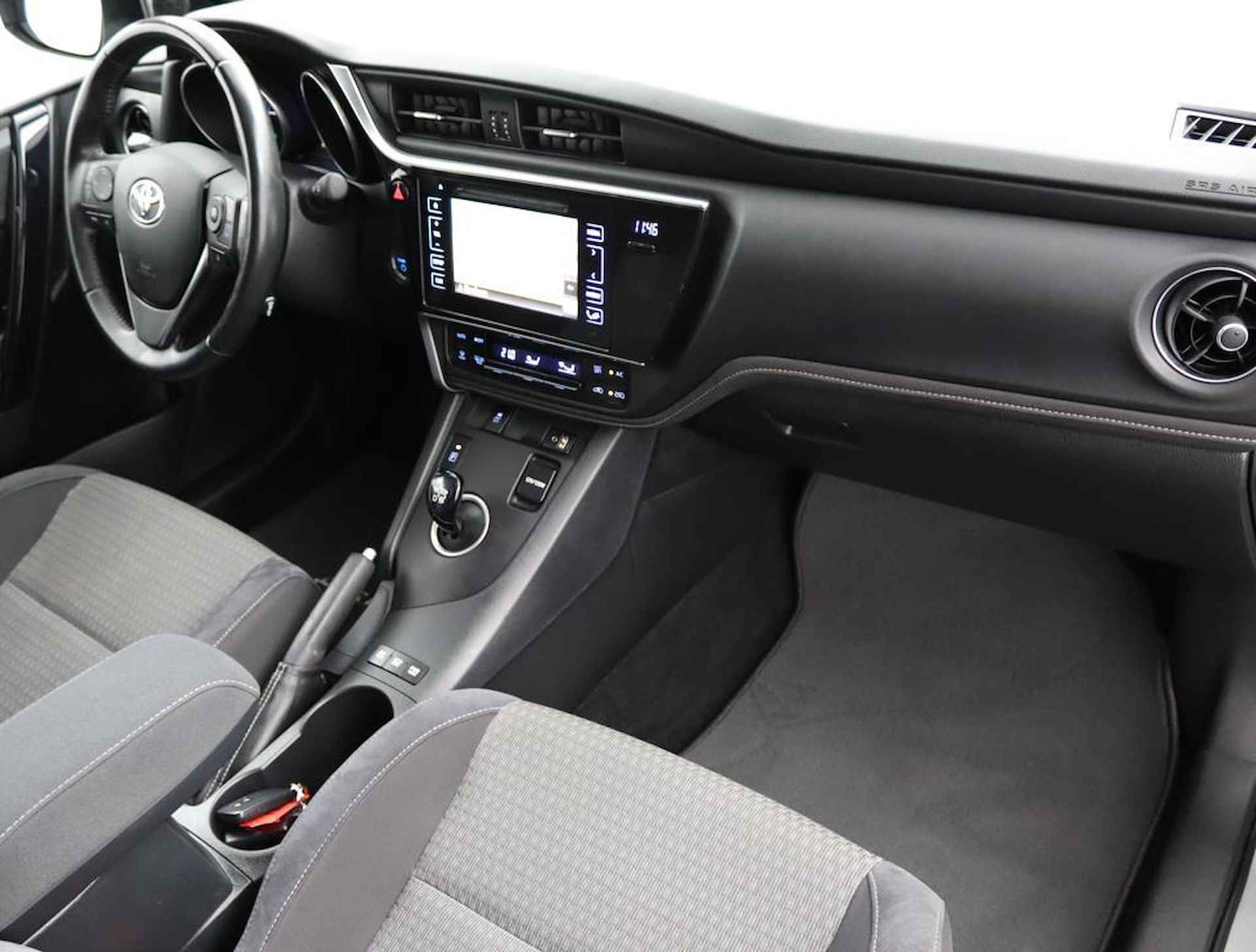 Toyota Auris Touring Sports 1.8 Hybrid Dynamic | Ful map navigatie | Keyless entry | - 49/54