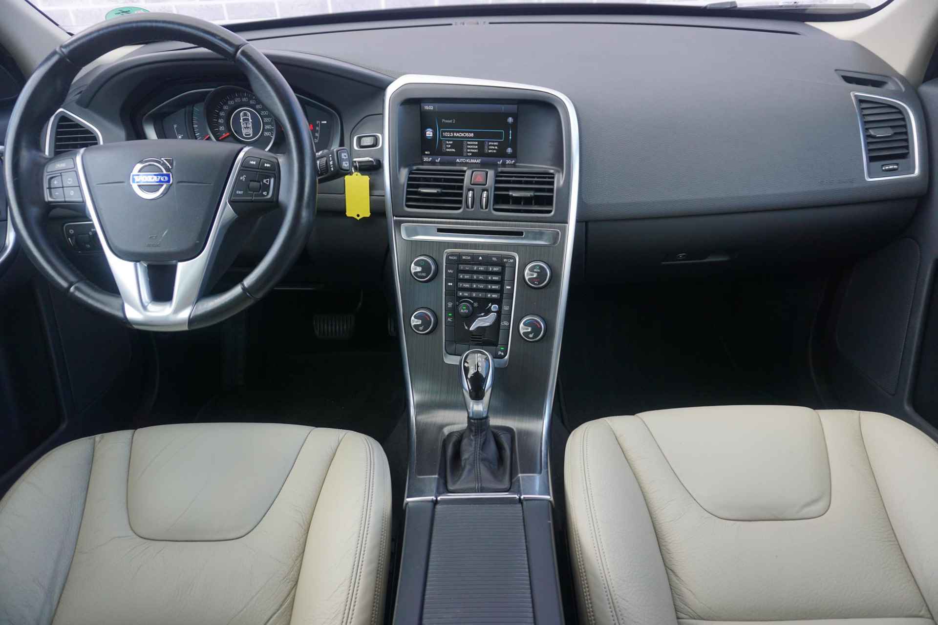 Volvo XC60 2.0 D4 MOMENTUM Aut. | 5 cilinder | Leder | Trekhaak | Stoelverwarming | - 5/32