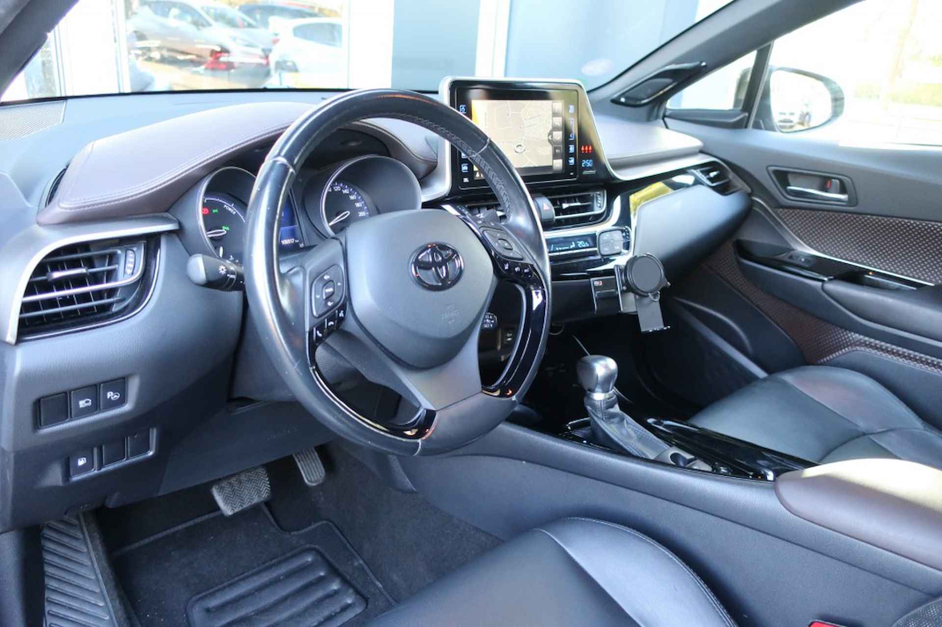 TOYOTA C-hr 1.8 HYBRID, lederen Bekleding, Navi, Clima, etc. - 18/31