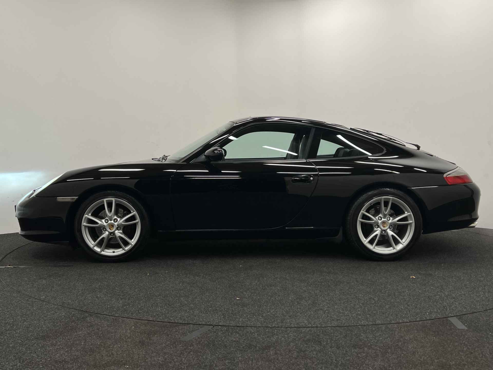 Porsche 911 3.6 Coupé Carrera | MATCHING NUMBERS | PANO | LEER | GEREVISEERDE MOTOR | NAVI | PDC | - 3/37