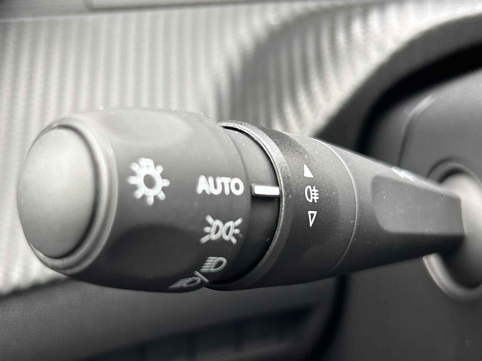 Peugeot 2008 1.2 Puretech 100pk Active | Airco | Navigatie | Cruise control | Parkeer camera achter | 10 Inch scherm | - 25/44