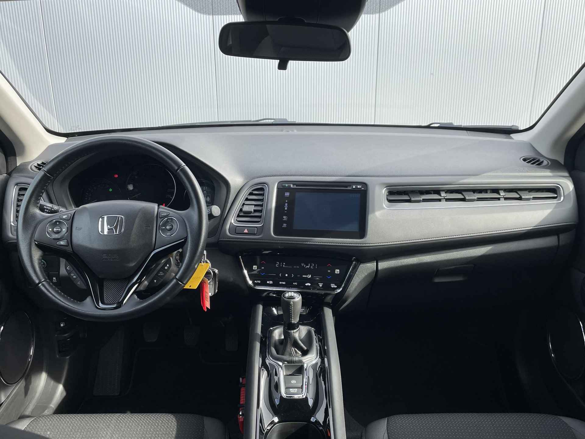 Honda HR-V 1.5 i-VTEC Elegance / Navigatie / Stoelverwarming / Achteruitrij Camera / Lichtmetalen Velgen / - 2/33