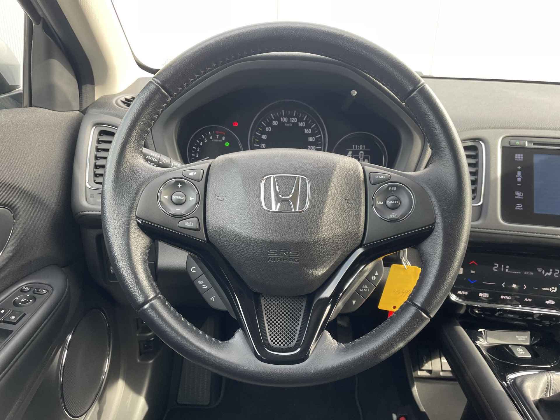 Honda HR-V 1.5 i-VTEC Elegance / Navigatie / Stoelverwarming / Achteruitrij Camera / Lichtmetalen Velgen / - 24/33
