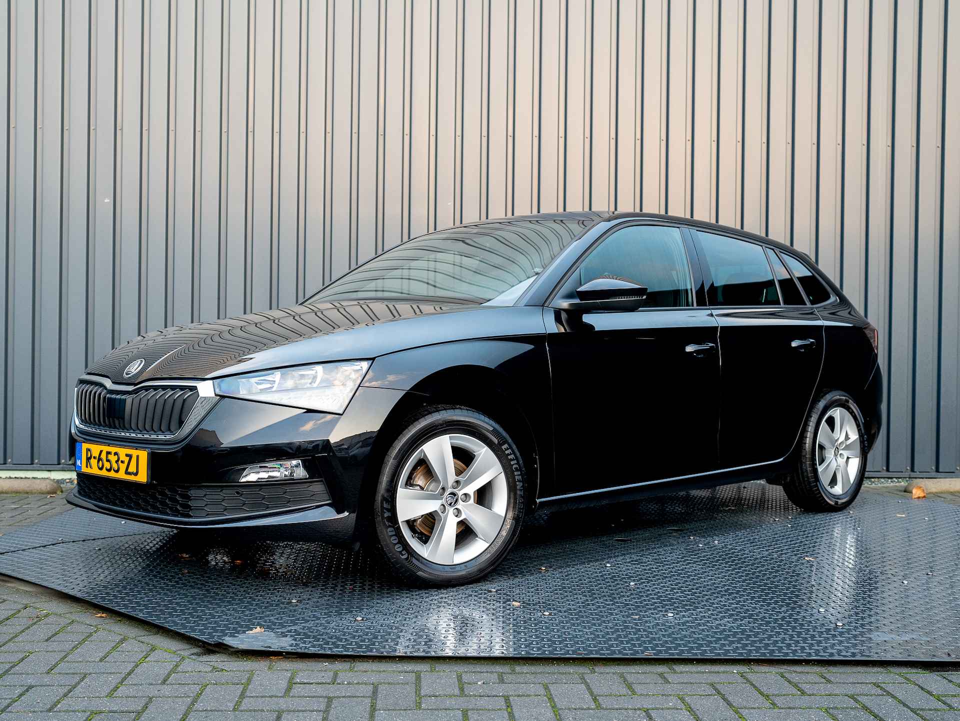 Škoda Scala 1.0 TSI Sport Business | Trekhaak | Climate Control | Parkeersensoren | Prijs Rijklaar!! - 3/42