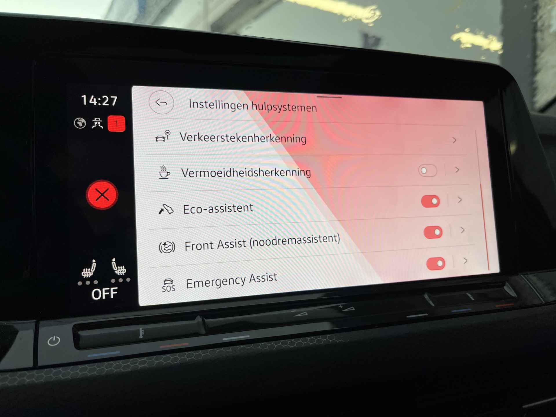 Volkswagen Golf 2.0 TSI GTI Clubsport / AUTOMAAT/ 300 PK/ PANO/ BLACK EDITION/ HARMAN-KARDON/ NÜRBURGRING MODE/ CAMERA/ DODE HOEK/ MATRIX/ KEYLESS/ STOEL-STUUR VERWARM./ ADAPT. CRUISE/ APP CONNECT/ NAVI/ CLIMA - 23/30