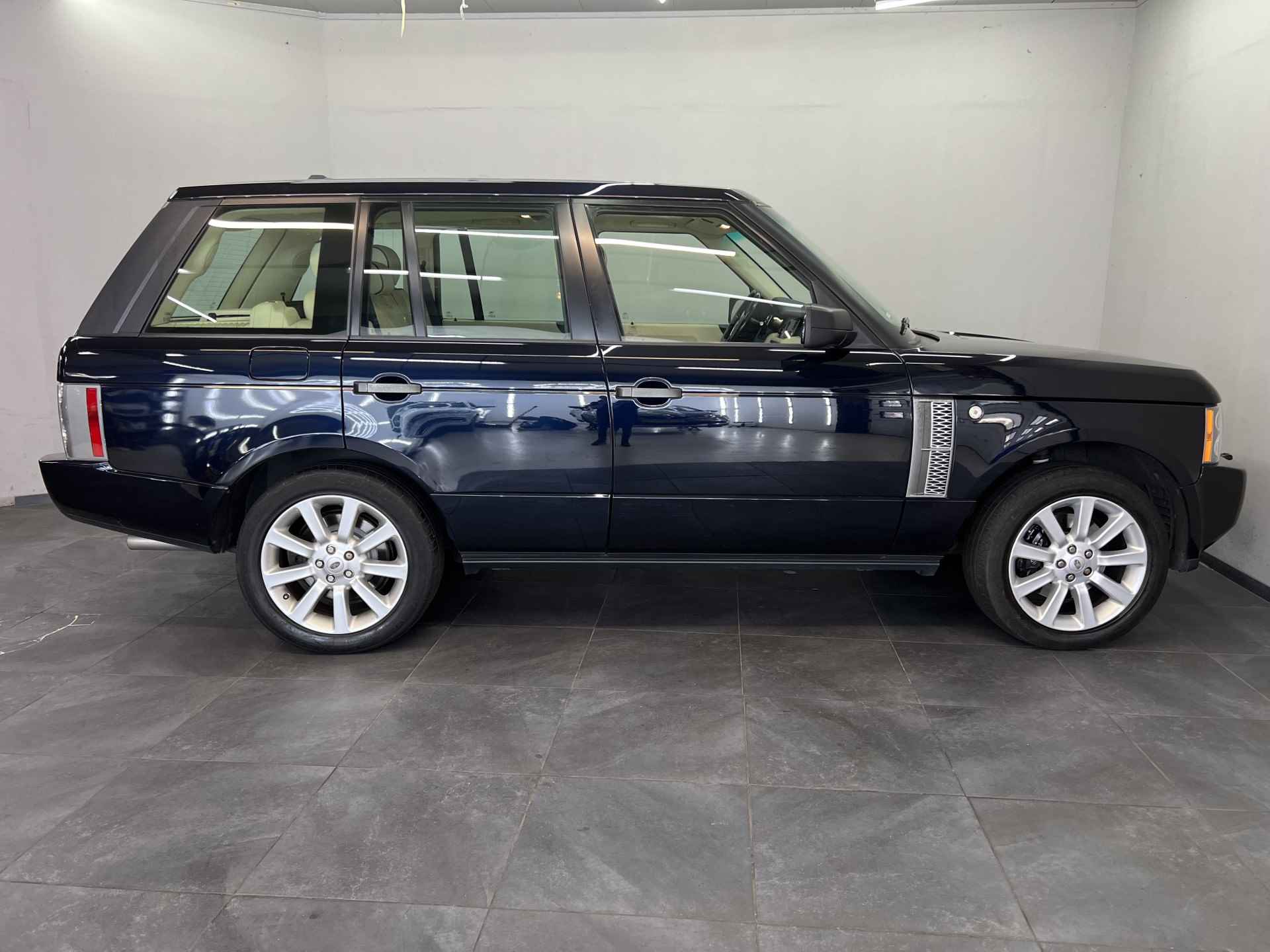 Land Rover Range Rover 4.2 V8 Supercharged ✅UNIEKE STAAT✅Airco✅Cruise controle✅Navigatie✅5 deurs✅TREKHAAK - 30/52