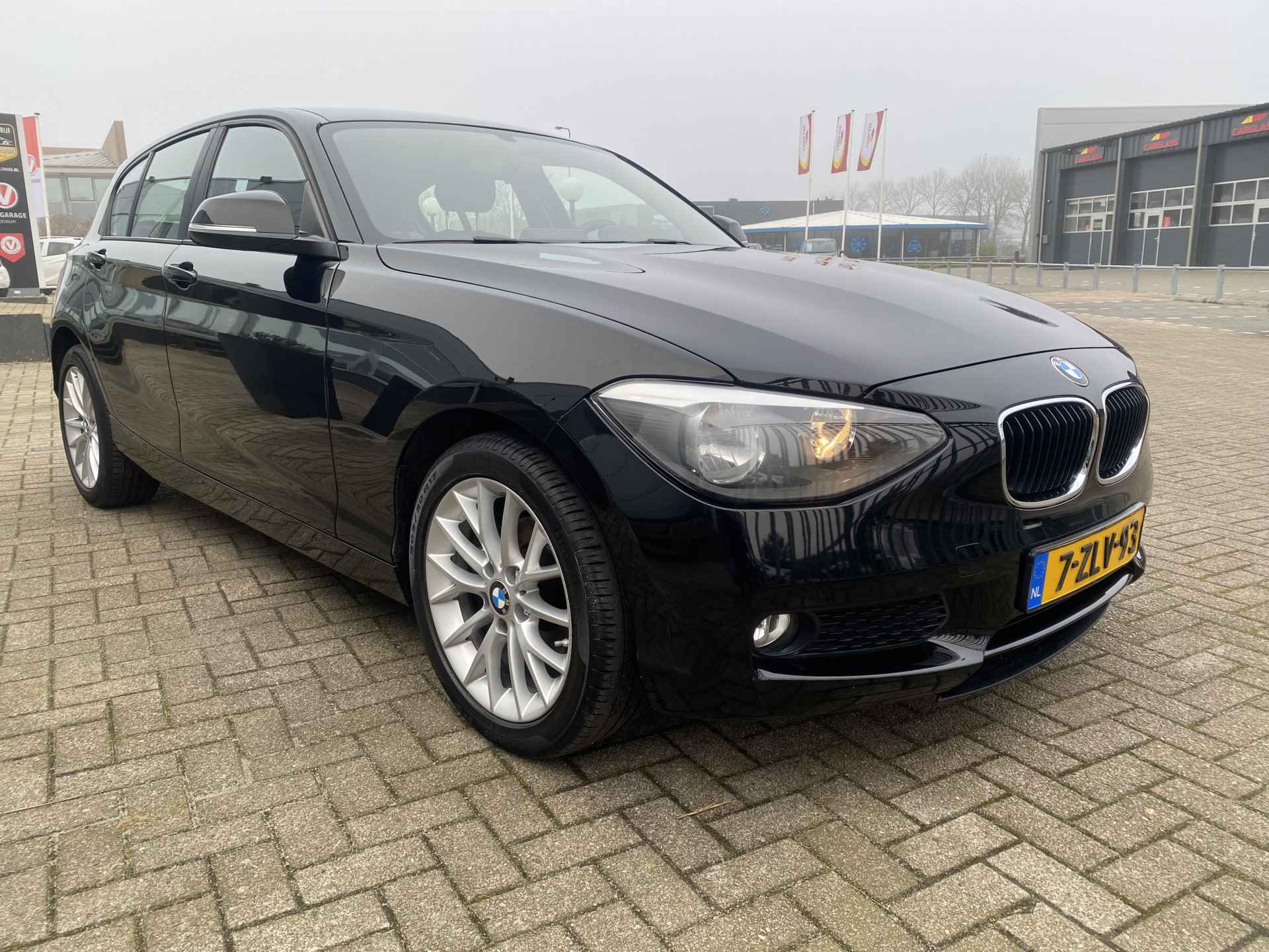 BMW 1-serie 116i Business 5-deurs Navigatie, LM velgen, Parkeersens, Trekhaak, etc.. - 12/30