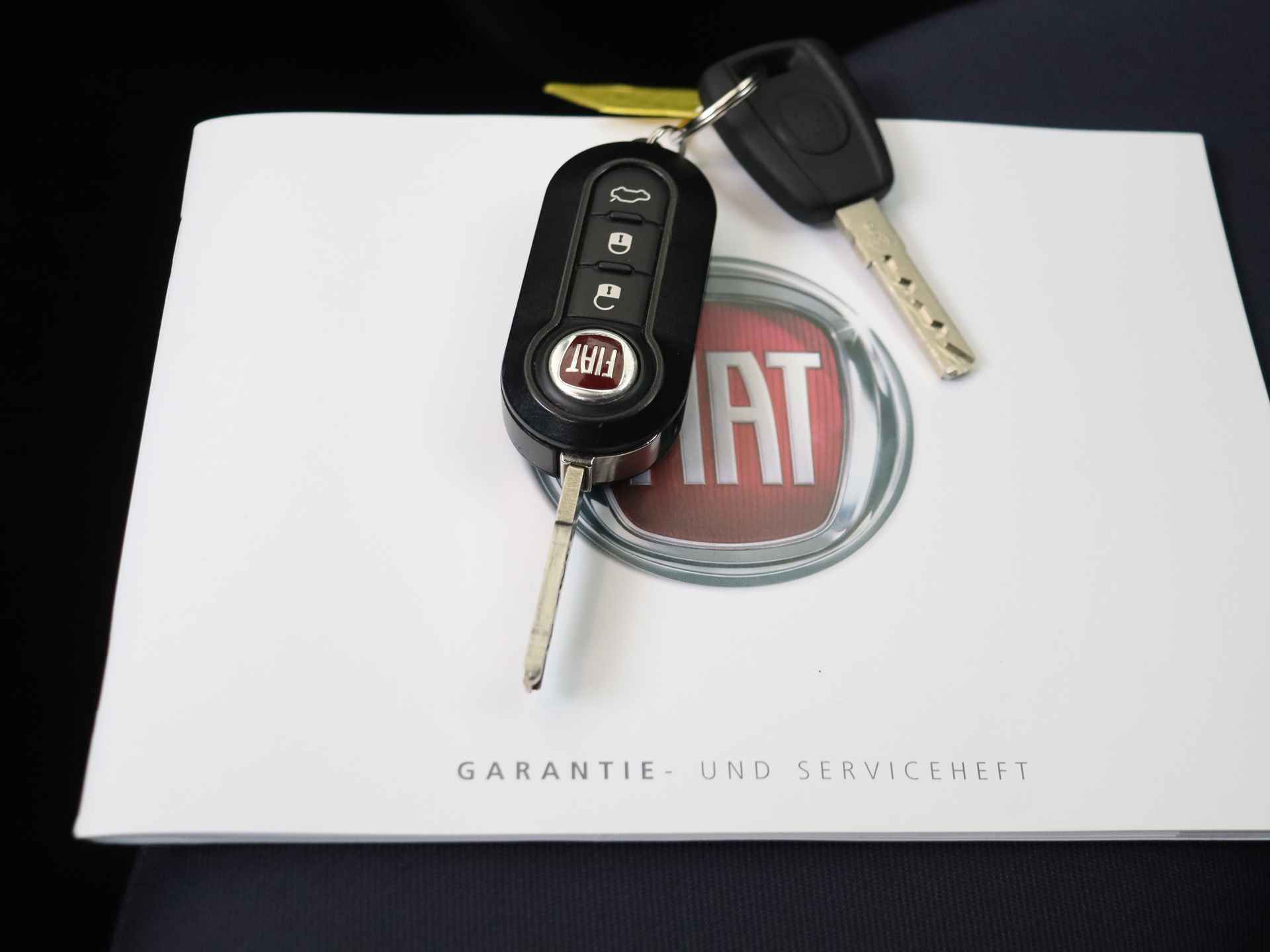 Fiat 500 1.0 Hybrid Club Climate control + Parkeersensoren ! - 22/32