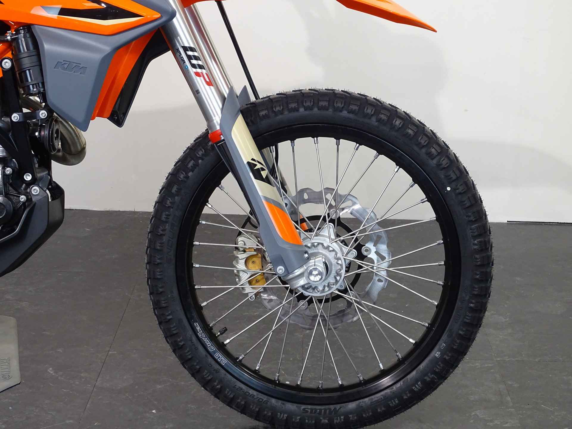 KTM 690 ENDURO R ABS - 2/13