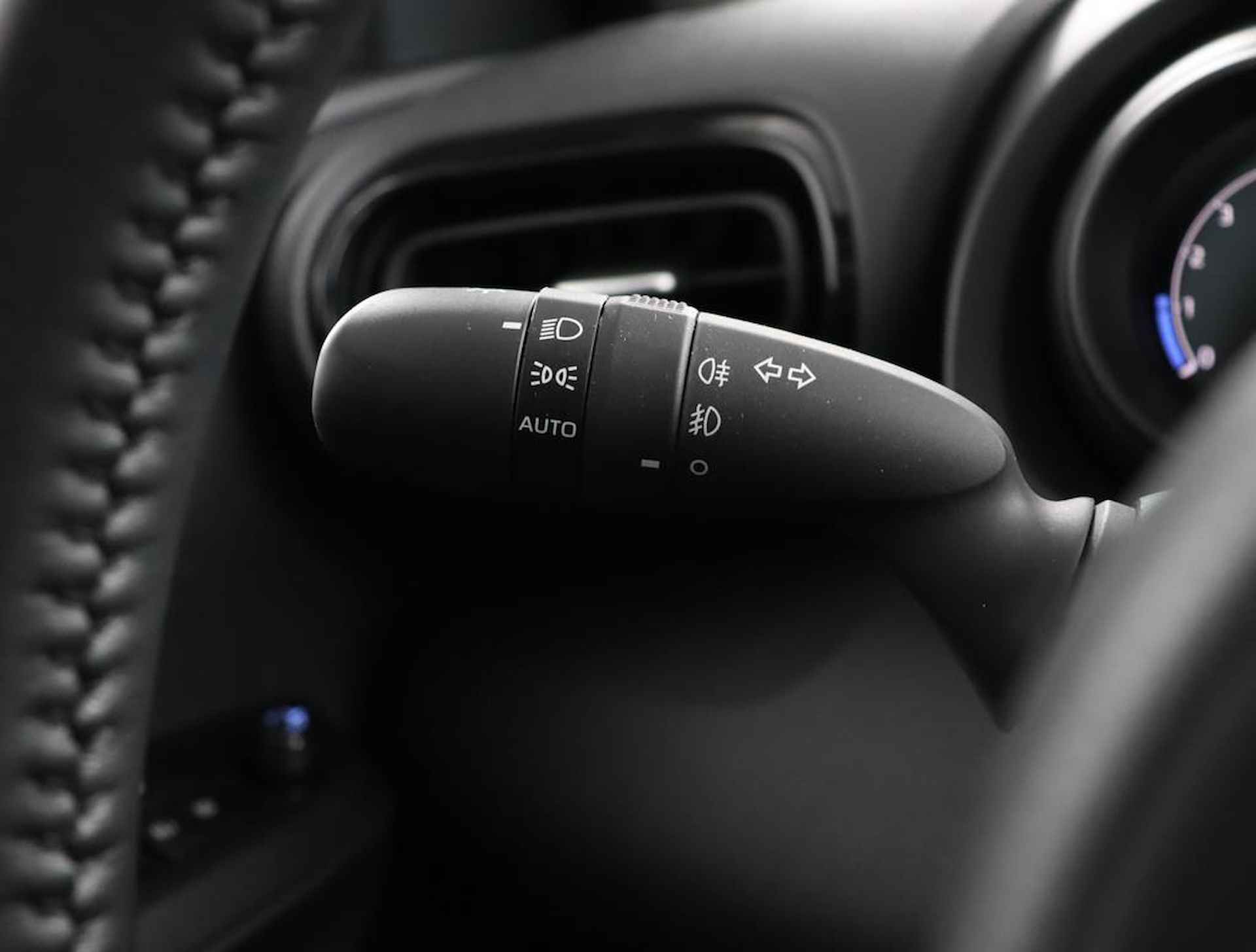 Toyota Yaris 1.5 VVT-i Dynamic | Apple carplay & Android auto | Airco | LED verlichting| - 29/51