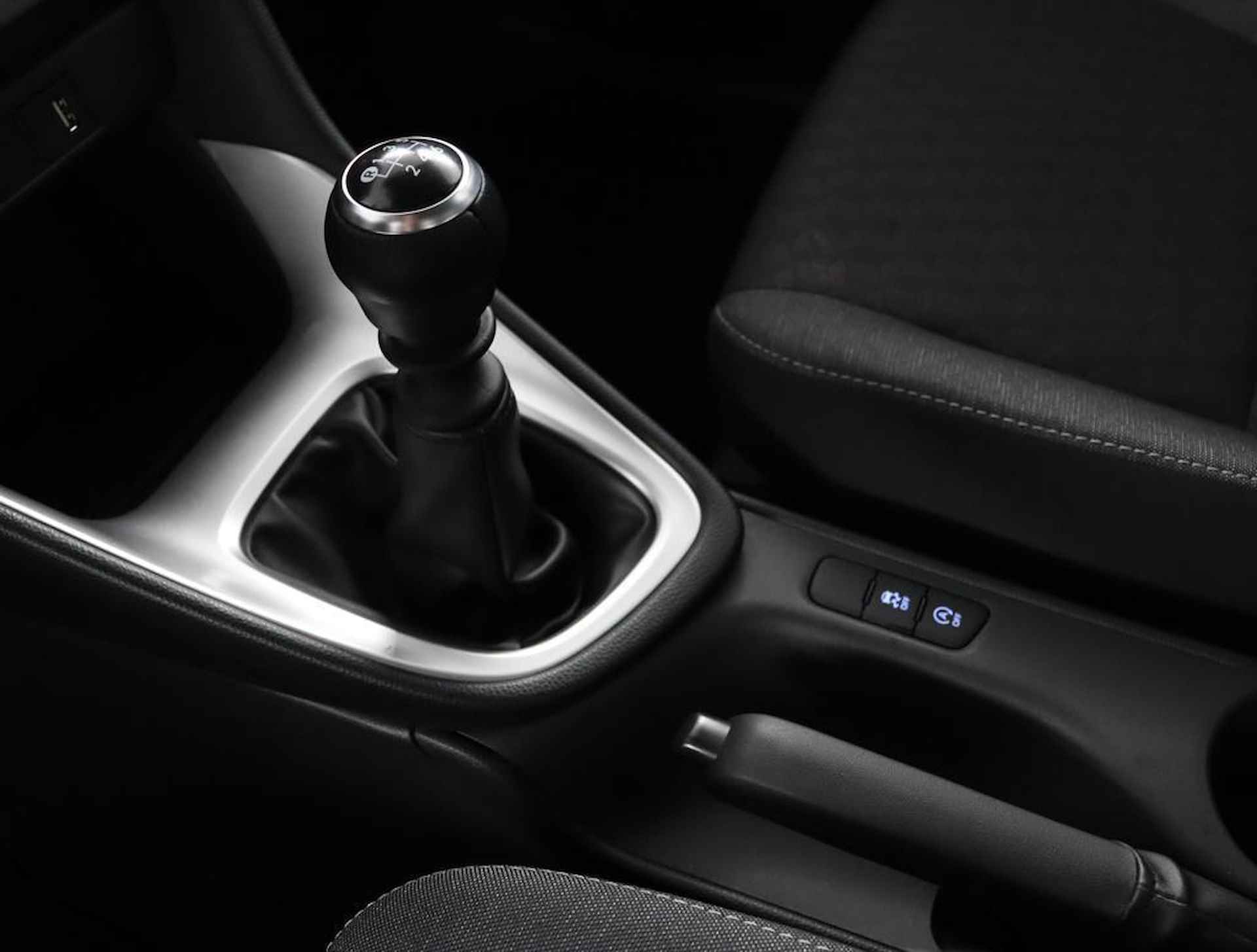 Toyota Yaris 1.5 VVT-i Dynamic | Apple carplay & Android auto | Airco | LED verlichting| - 46/51