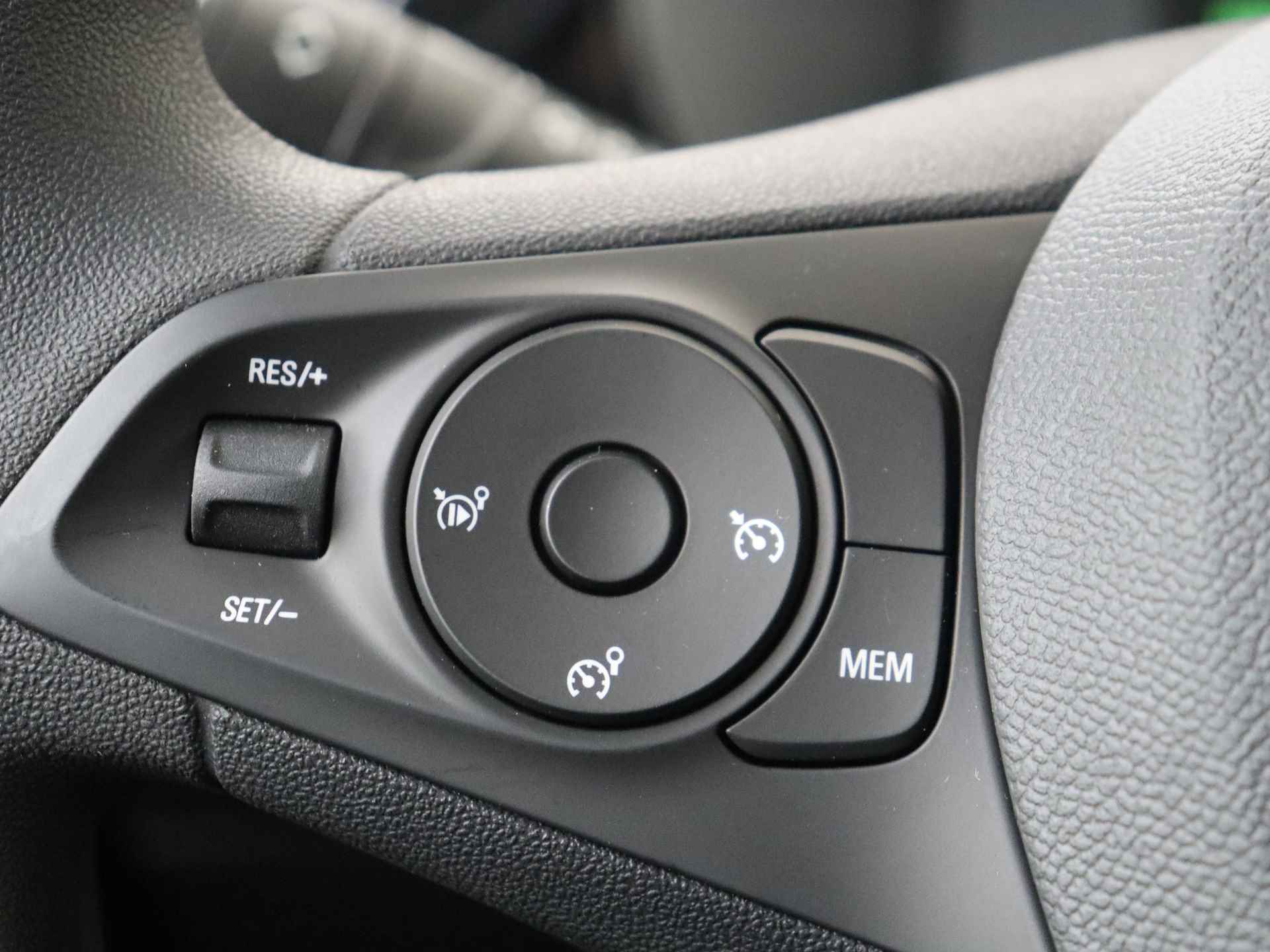 Opel CORSA-E Level 2 50 kWh € 8.159,- VOORDEEL! | Direct leverbaar! | Parkeersensoren Achter | Voorstoelen verwarmd | - 19/32