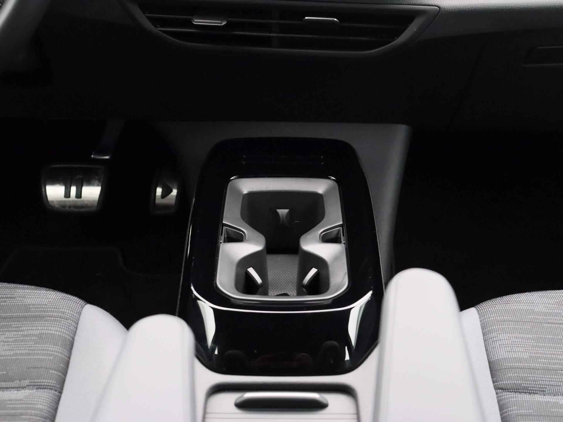 Volkswagen ID.4 Pure 170 PK 58 kWh | Automaat | 360 graden camera | Navigatie | Elektrische achterklep | automatisch parkeerhulp | Apple carplay | Android auto | Adaptive Cruise control | Climate Control | File assistent | LED koplampen  | - 11/40